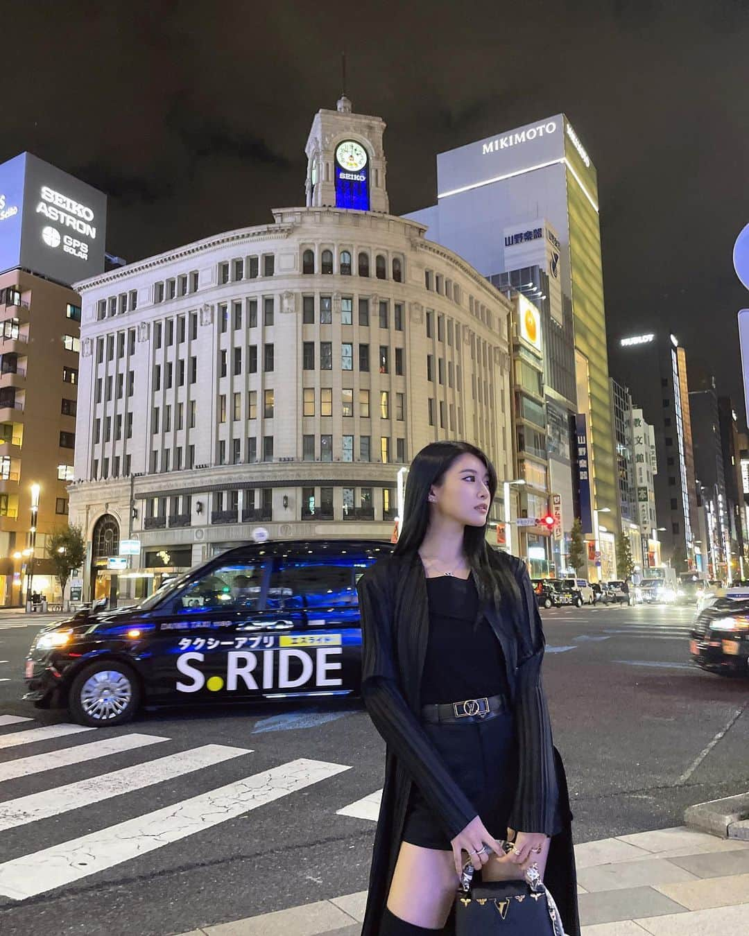 相沢みなみさんのインスタグラム写真 - (相沢みなみInstagram)「I like Ginza in the night💫 ⚠️Be careful there will be a big spider in the last pic🚨 . 夜の銀座好き🏙️ ⚠️最後の写真に蜘蛛が出てきます。びっくりしないでね🚨 . #銀座 #ざぎん  #ginza #tokyo  . #相沢みなみ  #minamiaizawa #相澤南」11月13日 20時11分 - epoint2016