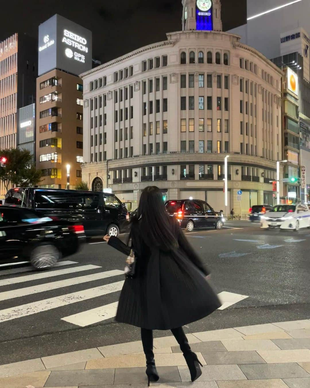 相沢みなみさんのインスタグラム写真 - (相沢みなみInstagram)「I like Ginza in the night💫 ⚠️Be careful there will be a big spider in the last pic🚨 . 夜の銀座好き🏙️ ⚠️最後の写真に蜘蛛が出てきます。びっくりしないでね🚨 . #銀座 #ざぎん  #ginza #tokyo  . #相沢みなみ  #minamiaizawa #相澤南」11月13日 20時11分 - epoint2016