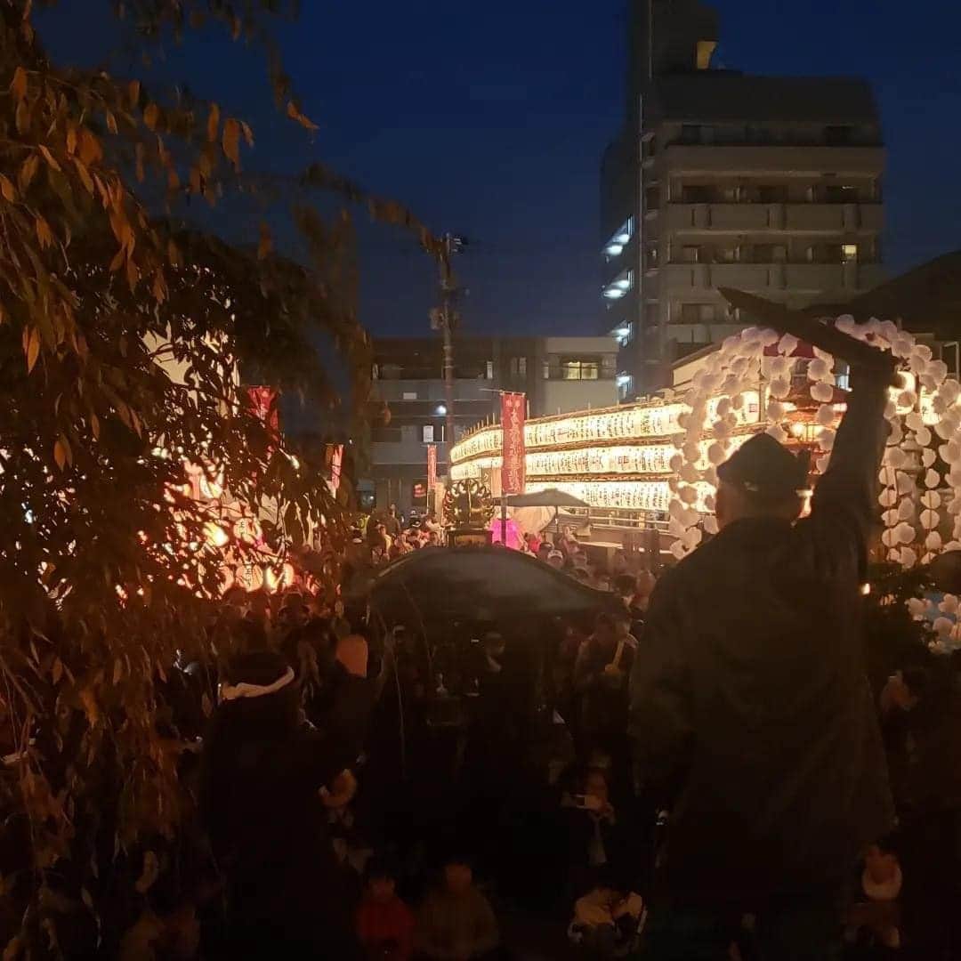のインスタグラム：「今年の漁港ライブは全部で3回しかできなかったんだけど、皆勤賞の方もいらっしゃって メチャクチャ嬉しかったです。有難うござい鱒た。来年は更に絞ったライブ活動(1回か2回)が目標となり鱒。今後とも一つ宜しくお願い網しあげ鱒。FISH ROCK！FISH REVOLUTION！FISH&PEACE！魚食え！コノヤロー💥💥💥」
