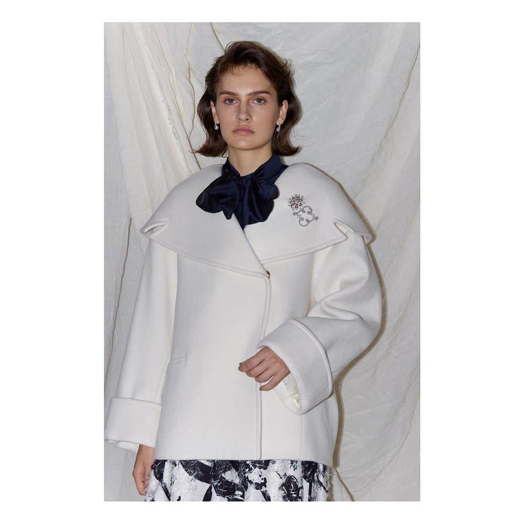 celford_officialのインスタグラム：「【CATALOG】 ⁡ 2023 WINTER OUTER COLLECTION ⁡ coat ¥31,900 ◆発売中 ⁡ blouse ¥16,500 ◆12月下旬発売予定 ⁡ skirt ¥24,200 ◆11月下旬発売予定 ⁡ プロフィールのリンクより 最新のデジタルカタログをご覧頂けます。 ⁡ ⁡ -ONLINE STORE 10%OFF CAMPAIGN - 11.9 thu 0:00 - 11.13 mon 23:59 ⁡ - LUMINE CARD 10%OFF CAMPAIGN - 11.9 thu - 11.15 wed ⁡ ⁡ #CELFORDAW23 #celford #セルフォード」
