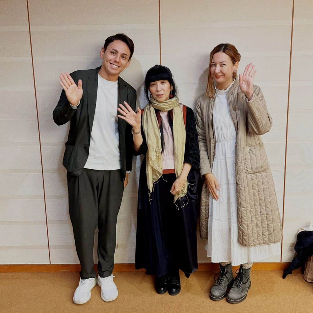 イレーネのインスタグラム：「昨日は国際センターホールにて 「多文化共生フォーラムあいち2023」のトークセッションに登壇させていただきました  前半の @vitor_sato_ 君の講演会、とってもとっても良かった。ブラジル生まれの彼の経験は本当に豊かで、考えさせられました。  誘ってくださった @hitomimatsuoka1103 さんもありがとうございます！自分の中には生まれた時から多文化が共生しているので、どれだけ参考になるのかなぁという不安はありましたが、沢山の方に聴いていただけて嬉しかったです。  良い機会をいただき感謝です」