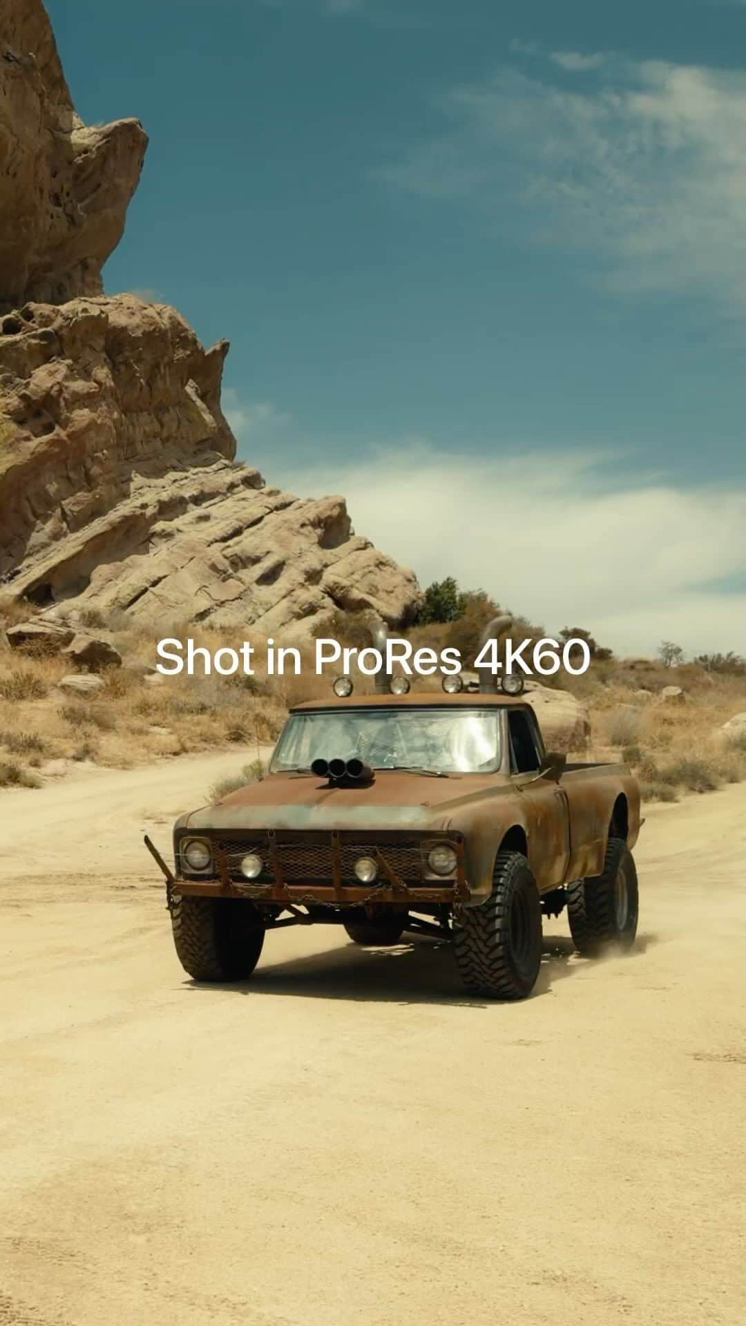 appleのインスタグラム：「Commissioned by Apple. From the latest iPhone commercial, the iPhone 15 Pro captured portraits of the stars, the car chases, the stunts and all the explosions we could pack in a 60-second blockbuster. “There’s no business like shooting heroic portraits of aliens and blowing up cars.” #ShotoniPhone by Daniel Landin.」