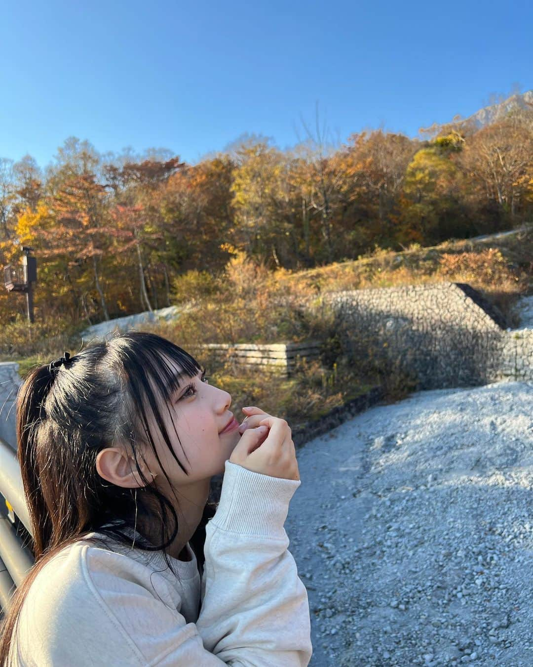 徳永羚海さんのインスタグラム写真 - (徳永羚海Instagram)「. 今年も大山の紅葉見れて幸せ~🍁🤍          #大山 #鳥取県 #紅葉 # #紅葉スポット  #秋 #ハーフアップ #ヘアアレンジ #ootd #fyp  #fashion  #06 #sjk」11月13日 20時26分 - remi_tokunaga1001