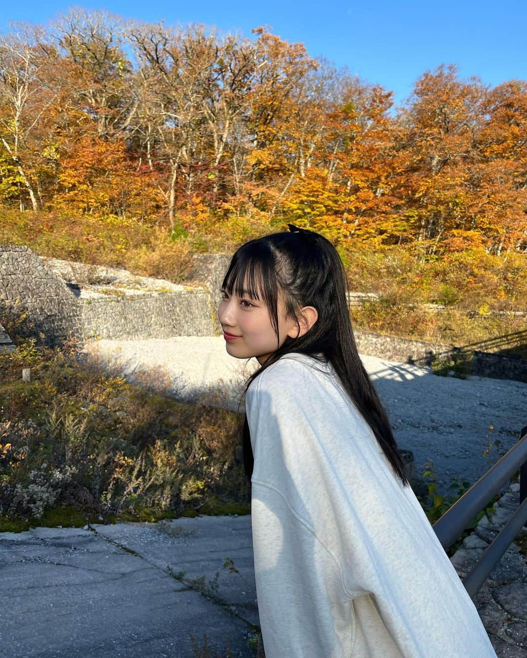 徳永羚海さんのインスタグラム写真 - (徳永羚海Instagram)「. 今年も大山の紅葉見れて幸せ~🍁🤍          #大山 #鳥取県 #紅葉 # #紅葉スポット  #秋 #ハーフアップ #ヘアアレンジ #ootd #fyp  #fashion  #06 #sjk」11月13日 20時26分 - remi_tokunaga1001