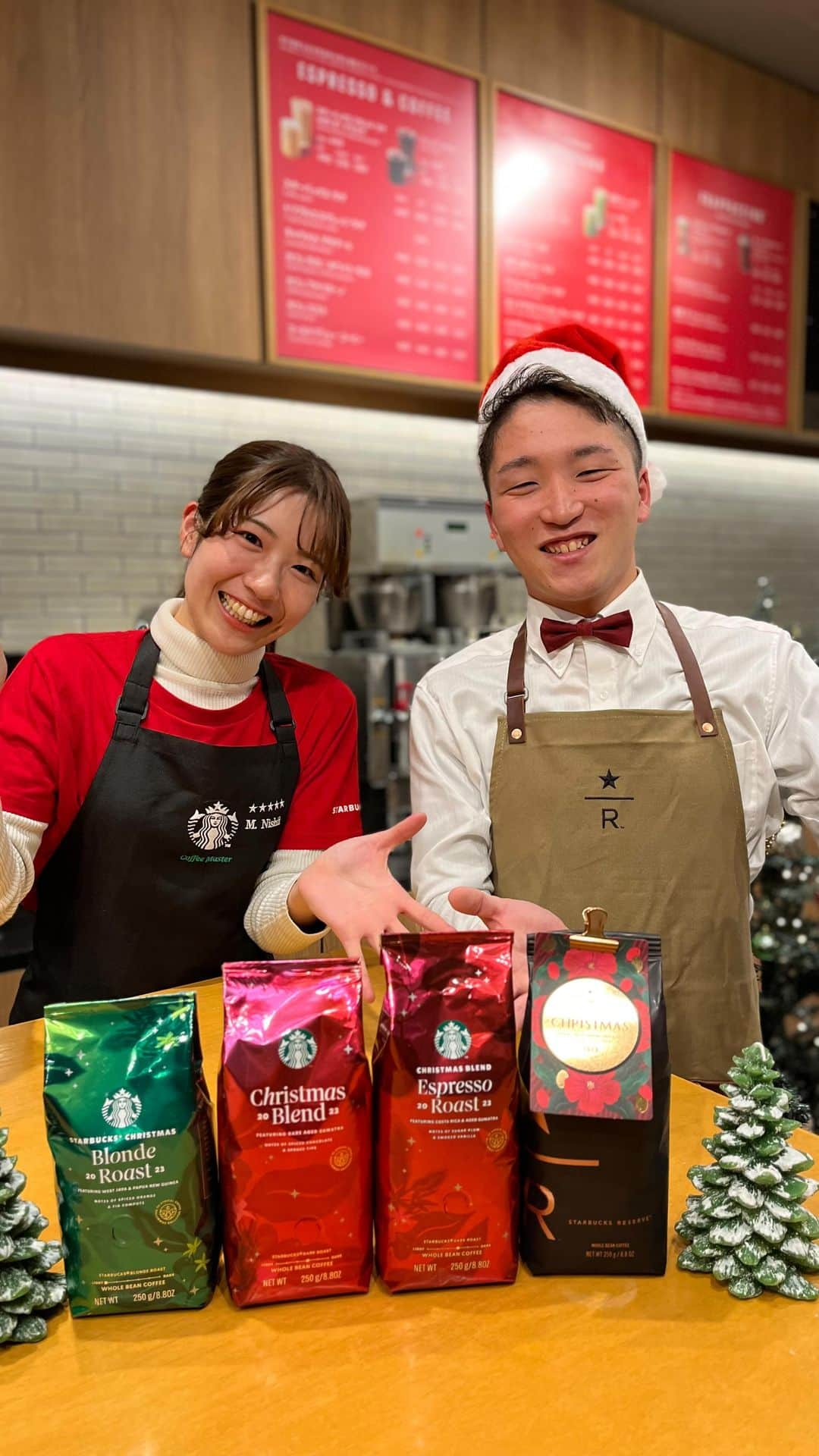 スターバックス JPのインスタグラム：「HOLIDAY Instagram LIVE☕️🎄 スターバックスとスターバックス リザーブ®︎ ロースタリー 東京 のバリスタから、#スターバックスクリスマスブレンド シリーズをご紹介🎅😊 @starbucksreserve_tokyo  本日(11/13)のLIVE配信のアーカイブ動画です。LIVE配信をご覧いただいたみなさん、コメントいただいたみなさん、ありがとうございました✨  #スターバックス #starbucksreserveroasterytokyo  #ロースタリー東京」