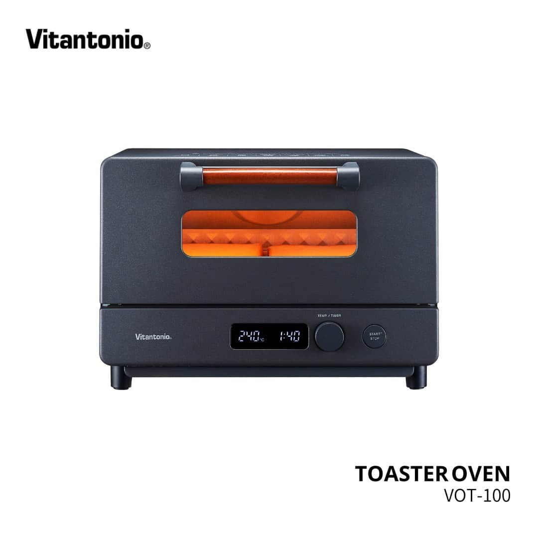 Vitantonioさんのインスタグラム写真 - (VitantonioInstagram)「【recipe】ハニーチーズ焼きいも（オーブントースター/VOT-100） 　　 　　 まるで石焼芋のように「ねっとり」と焼き上げたさつまいもに、チーズ・はちみつ・黒胡椒をプラスして、甘味と塩気の組み合わせが後を引く、大人の贅沢デザートに。 80～240℃の温度調節×90分ロングタイマー*を搭載した「オーブントースター（VOT-100）なら、低温でじっくり焼き上げることでねっとりと甘～い本格的な焼き上がりが自宅でいつでも楽しめます。  ＜材料＞ さつまいも…1 個 ピザ用チーズ…大さじ2 はちみつ…大さじ1 黒こしょう…少々 　　 　　 ＜つくり方＞ 1）トレイにのせたさつまいもをオーブントースターに入れ、180℃で90 分焼く。 2）焼き上がったら、縦半分に切り、断面を上にしてトレイにのせる。 3） ピザ用チーズを全体にちらし、オーブントースターに入れ、240℃で8分焼く。 4） 黒こしょう、はちみつをかける。 https://vitantonio.jp/blogs/recipe/vot100_231101　　 　　 　　 ＝＝＝＝＝＝＝＝＝＝＝＝＝＝＝＝＝＝＝＝＝＝＝＝＝　 ▷オーブントースター /VOT-100-K ＼自分史上最幸／のトーストを毎日くり返し！ 約1秒で発熱する「オレンジヒート®」を搭載 #VOT100 #ビタントニオオーブントースター ●10 ℃刻みの温度調節× 10 秒刻みの時間調節機能* ●ちょい焼き～こげ焼きまで、微妙な焼き色調節 ●約1秒で発熱する「オレンジヒート®」搭載 ●80～240℃の温度調節×90分ロングタイマー* ●180℃×90分で「ねっとり」焼き芋に ●240℃×30分で「ほくほく」焼き芋に ●黒鉄色×天然木ハンドルのJAPAN MODERN STYLE ●本体前面の印字を抑えてレシピは天面に記載 ●肉料理やお菓子作りなどに便利な波型トレイを付属 ●着脱可能なラックとパンくずトレイでお手入れ簡単 ＝＝＝＝＝＝＝＝＝＝＝＝＝＝＝＝＝＝＝＝＝＝＝＝＝　 *温度調節）80～240℃　 *時間設定）0～5分：10秒刻み / 5～90分：1分刻み　 *タイマー）190℃以上に設定時は最長30分  　 　　 #Vitantonio  #ビタントニオ  #自分史上最幸トースト #トースター #オーブントースター #おすすめトースター #冷凍トースト #自家製冷凍トースト #自家製パン #冷凍パン #理想のトースト #トースト部 #毎日トースト #チーズトースト #ピザトースト #オーブントースターで焼き芋 #焼き芋レシピ #自家製焼き芋 #焼き芋好きな人と繋がりたい #焼き芋ダイエット #オーブンで焼き芋 #チーズ焼き芋 #焼き芋チーズ」11月13日 20時55分 - vitantonio_jp