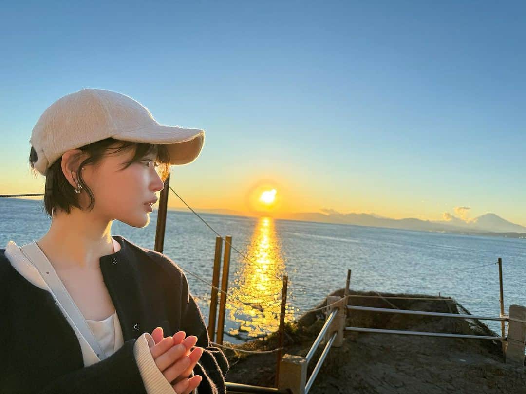 悠木ゆうかのインスタグラム：「Photo by @nanako_aizawa   📸🌅  #江ノ島」