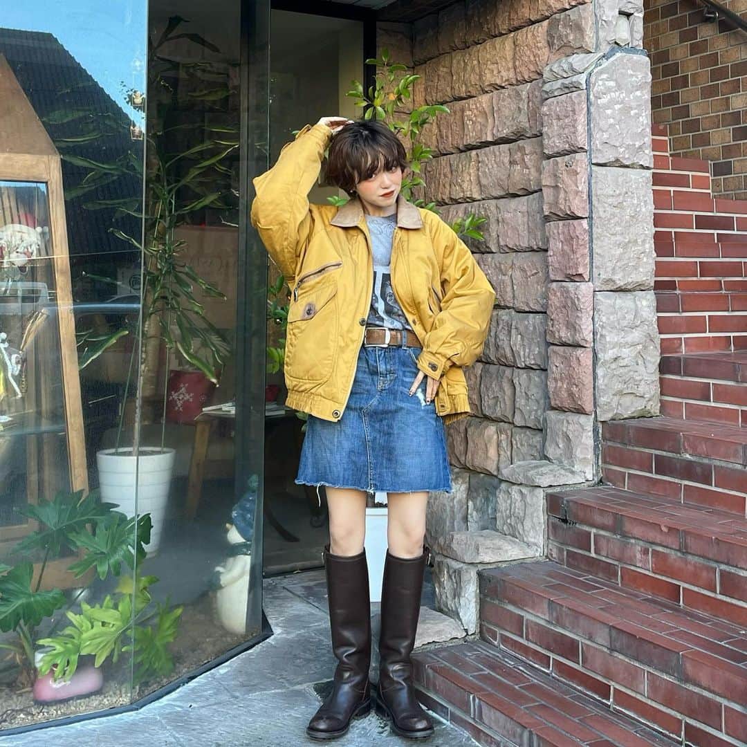 moeさんのインスタグラム写真 - (moeInstagram)「5年ぶりくらいにミニスカ履きました（╹◡╹）照 念願のロングブーツを手に入れルンルンなご様子〜〜 カフェめっためた素敵空間だった〜〜」11月13日 20時30分 - m____wip