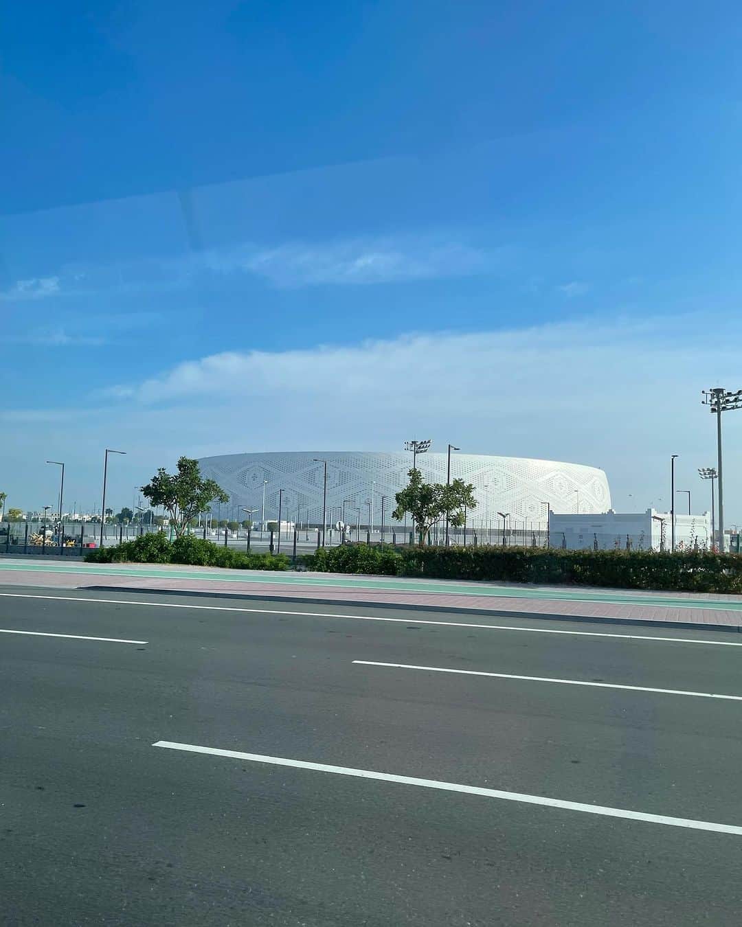 三好ジェームスさんのインスタグラム写真 - (三好ジェームスInstagram)「和牛プロモーションinカタール🇶🇦  煌びやかな建物が多いし、建設ラッシュで国の勢いを感じる！  #カタール#Qatar#ドーハ#doha #煌びやか#gold#ランクル率高め#車」11月13日 20時30分 - james.arita2946