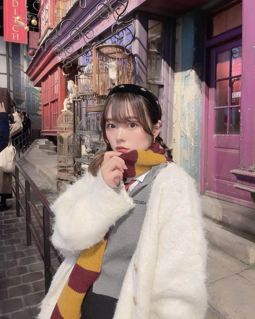 橋本紗奈さんのインスタグラム写真 - (橋本紗奈Instagram)「ハリーポッタースタジオツアーに行ってきた🚌！💫  ハリーポッターが大好きで、上がるのは間違い無かったけど、クリエイターとして制作の裏側見れたのは自分を刺激するいい機会になりました！🧙  次はイギリスのやつも行きたい🇬🇧 . . . #ハリーポッター　#ハリポタツアー #ハリーポッタースタジオツアー #harrypotter #制服コーデ #usjコーデ #ハリポタコーデ #学生コーデ #ハリーポッターコーデ #ハリーポッターカフェ」11月13日 20時31分 - hashimoto_sana