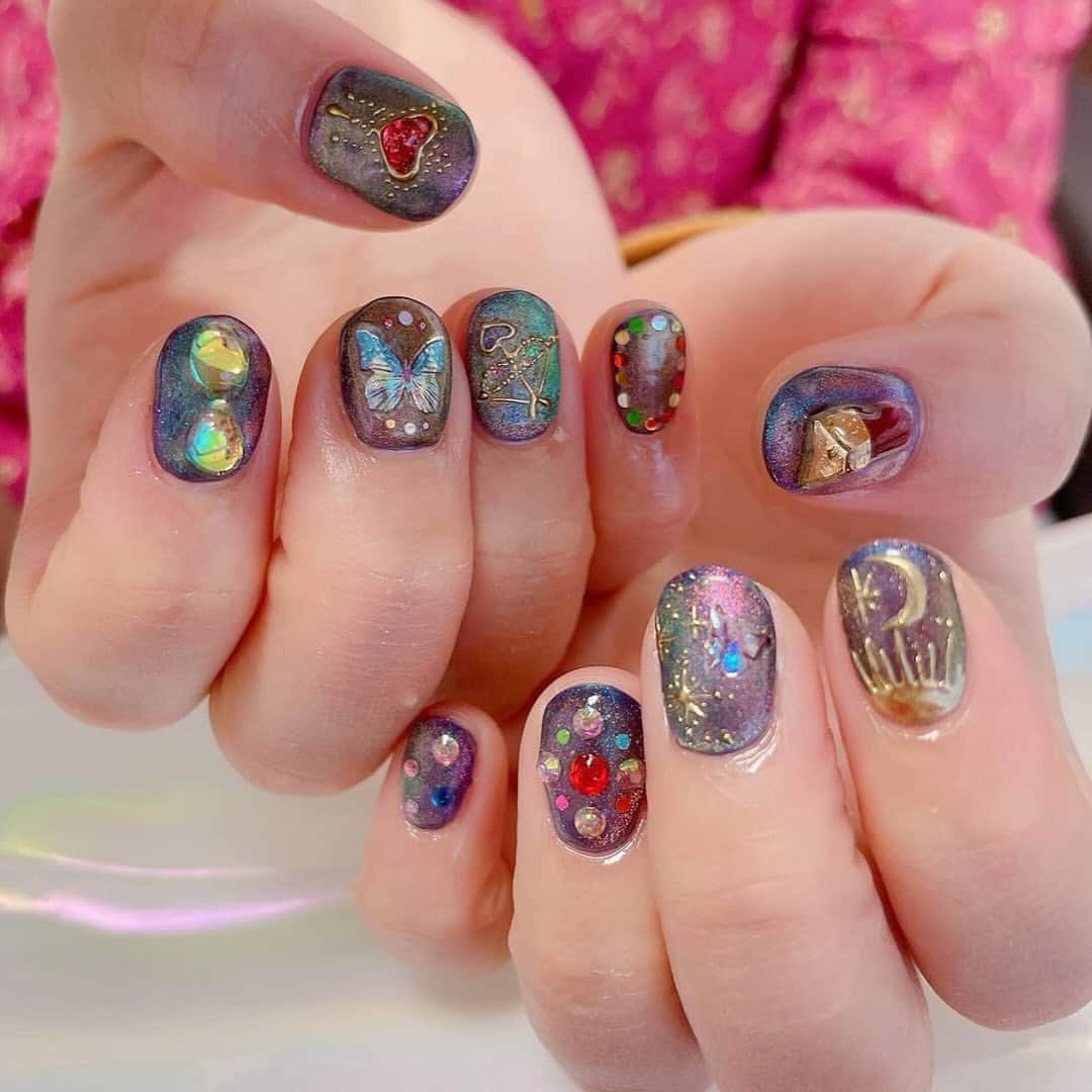 山井祥子のインスタグラム：「ネイビーのマグネット。 夜空みたいで綺麗でしょ🌙  #ネイル #nailart」