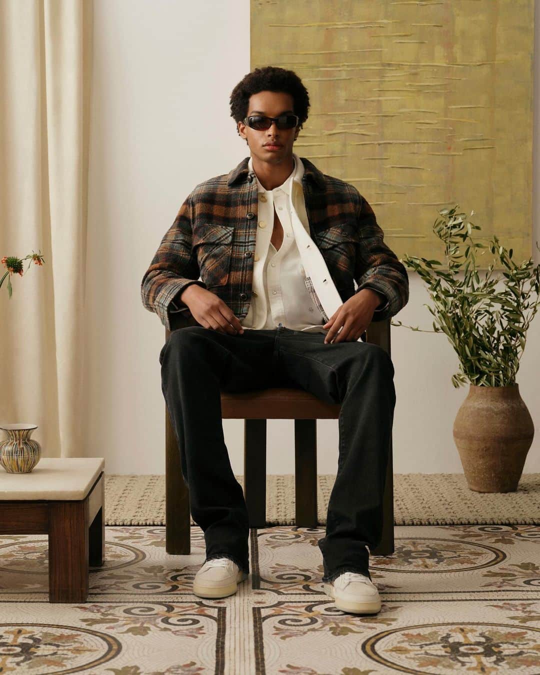 Jacob Cohenのインスタグラム：「“Celebrated for its high-end handmade tailored jeans, the brand achieved luxury status thanks to its unique artisan techniques.” JACOB COHËN AND THE RISE OF HIGH-END DENIM is a story by Highsnobiety. Read more on highsnobiety.com  #JacobCohën」