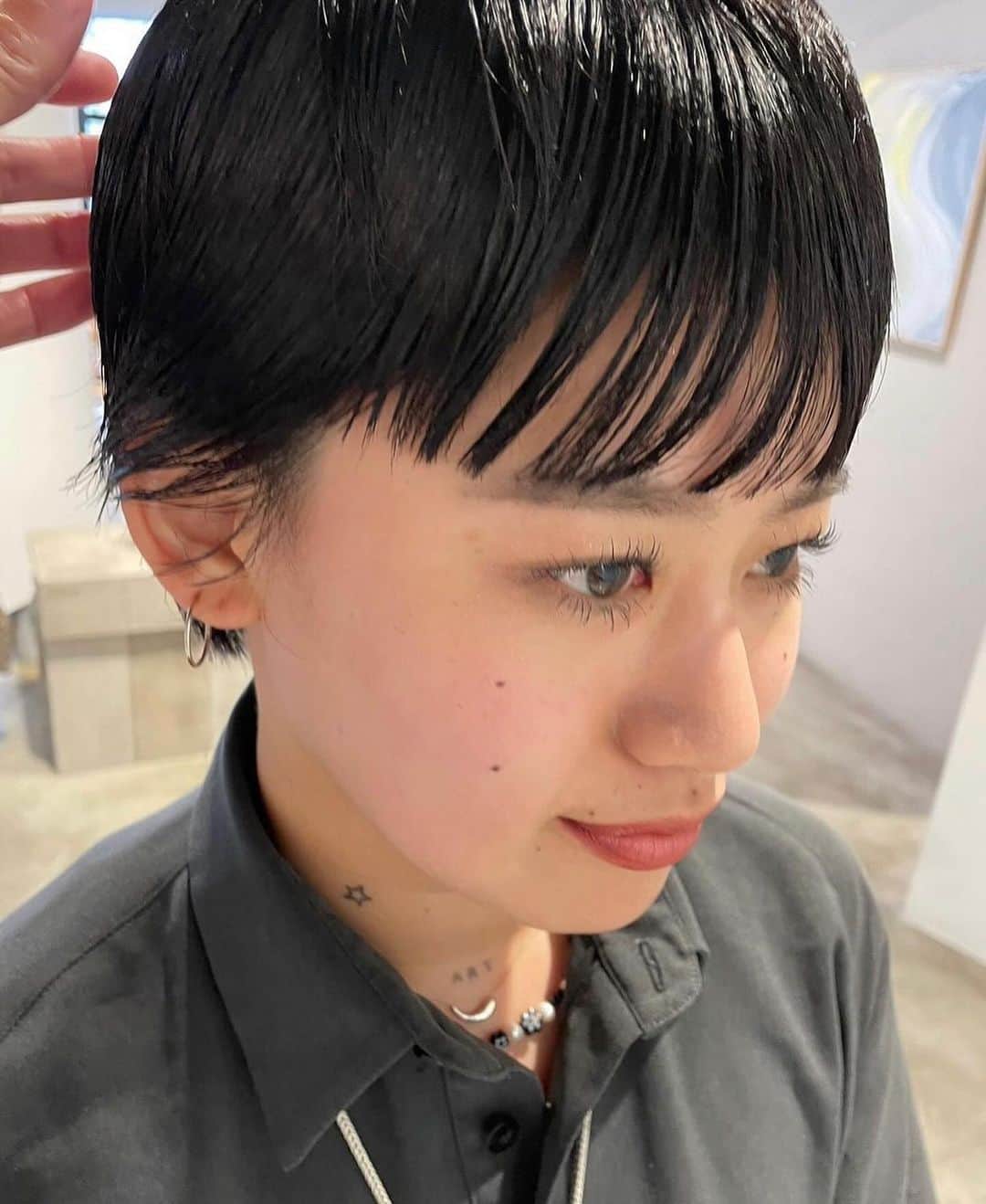 nanukさんのインスタグラム写真 - (nanukInstagram)「スキマカット。束。 . hair/ @nanuk_takahashi.buri  . #guestnanuk . #ショート#ショートヘア#マッシュショート#ショートカット#マッシュ#ショート女子#マニッシュショート#ショートヘアー#ハンサムショート#ハンサムショート女子#ショートカット女子」11月13日 20時41分 - nanukhair