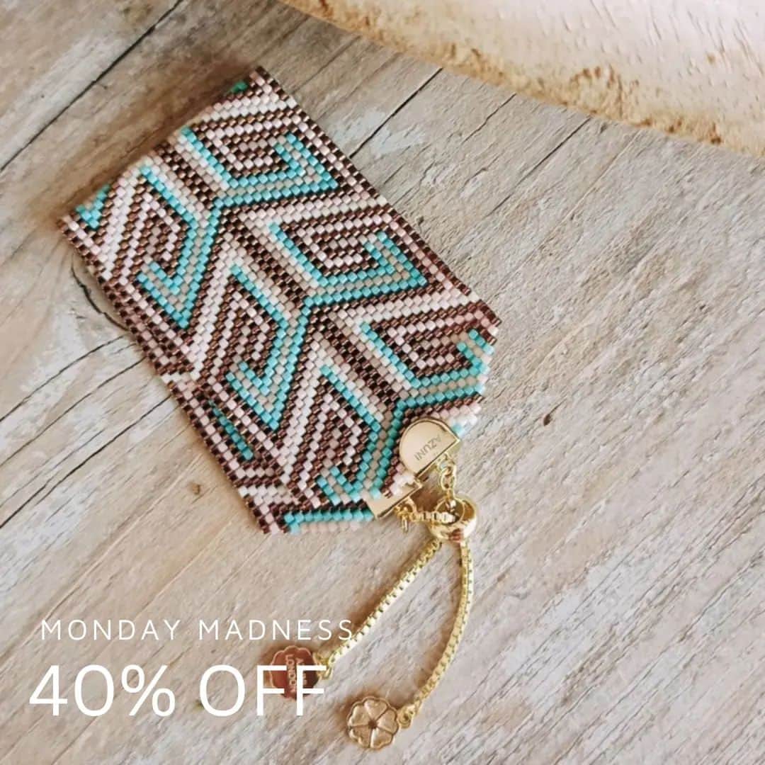 アズニのインスタグラム：「Yep!  A little bit of Monday Madness as we offer our stunning Aztec Design Beaded Cuff at 40% OFF😲  Hand stitched bead by bead using the highest quality glass seed beads. A totally luxury, shimmering feel Colour options available   HEADS UP: Sign up online (or using the link in our bio for an EXTRA 10% discount during Black Friday Cyber Monday 🖤」