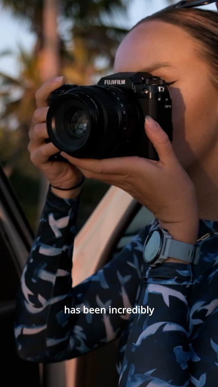 Fujifilm UKのインスタグラム：「🌊 See behind the scenes of Ocean Wxman, a beautiful underwater project by marine biologist Madeline St Clair, Regional Winner of the inaugural GFX Challenge Grant Program 2022.  Watch Madeline’s full video via the link in bio.   #GFXchallenge #GFXgrantprogram」