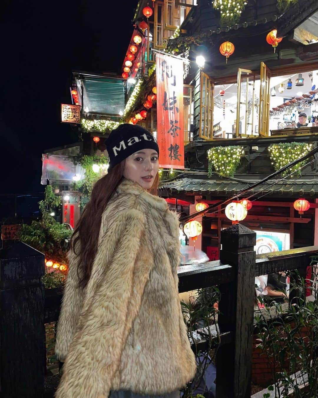 UKAさんのインスタグラム写真 - (UKAInstagram)「🏮九份🏮🏮🇹🇼✨ 千と千尋の神隠しのモデルになった街🐈‍⬛ 独特な雰囲気に魅了された... とにかく素敵で、ほっこりしたり感動したりしたり、 素敵な夜でした...🥲❤️  #九份 #台湾 #trip」11月13日 20時43分 - d28_uka