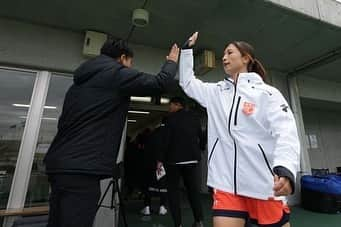 鮫島彩のインスタグラム：「⁡ ⁡ リーグ開幕戦、勝利！！ 苦しい試合展開となり、課題も多くありますが、とにかく勝ちに拘ることを大切にした中での勝利だったので、価値ある勝ち点3だと思います🐿️🔥 ⁡ 寒い中、たくさんの方に応援に駆けつけていただき、ありがとうございました🥹✨ ⁡ 今週末はホーム開幕戦！ 次節も応援よろしくお願いします🐿️🔥 ⁡ ⁡ #大宮アルディージャVENTUS #WEリーグ」