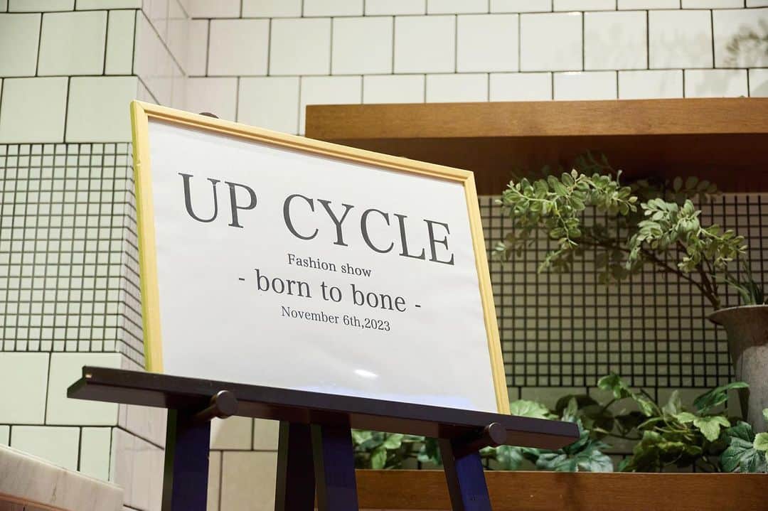 永田レイナさんのインスタグラム写真 - (永田レイナInstagram)「UP CYCLE Fashion show - born to bone - モデルとして、ANTI-Rとして参加させていただきました。  #upcycle #fashionshow #borntobone #ANTIR」11月13日 20時59分 - reina_nagata
