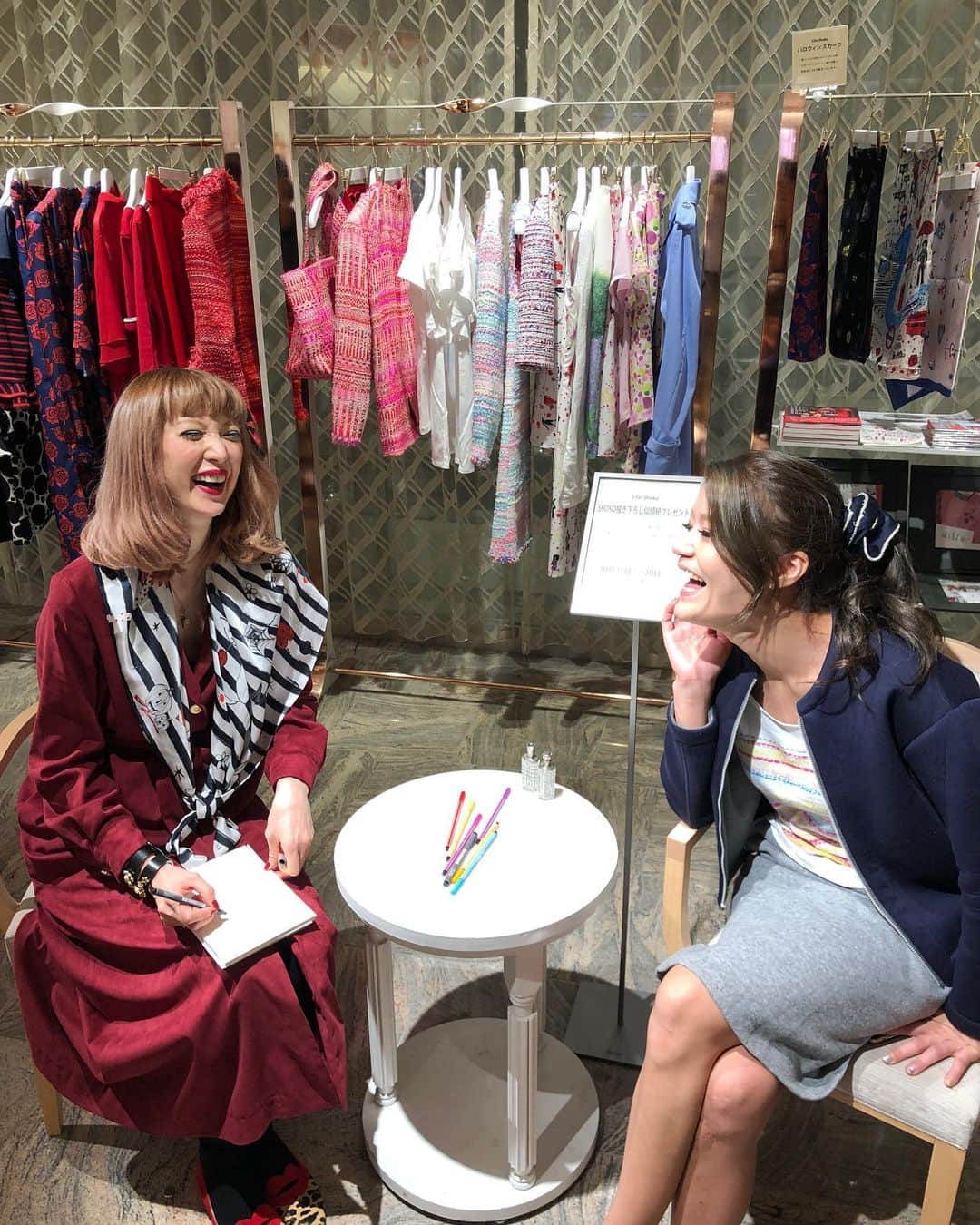 SHOKOさんのインスタグラム写真 - (SHOKOInstagram)「明後日11月15日(水)、S for Shoko青山店にてサイン会を開催致します✨ 絵画、書籍、CD、トートバッグなど、当店にて当日ご購入頂いたお好きなものにサインを入れさせて頂きます🎨お気軽にお越しください💕  日時: 11月15日(水)11〜14時まで 場所: S for Shoko青山店（表参道駅より徒歩2分） @sforshoko」11月13日 20時53分 - shoko_london