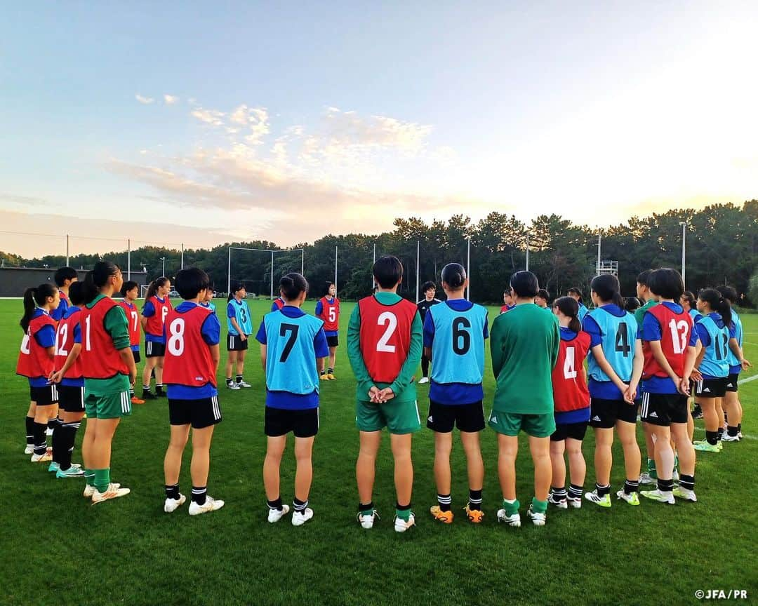 日本サッカー協会さんのインスタグラム写真 - (日本サッカー協会Instagram)「. 🔹U-15女子トレーニングキャンプ🔹 【2023.11.6-9 Training Report✍️】  11月6日(月)から11月9日(木)の4日間、高円宮記念JFA夢フィールドでU-15女子トレーニングキャンプを行いました⚽  詳しいレポ―トはプロフィールのJFA公式サイト『JFA.jp』から✍  #jfa #nadeshiko #みんななでしこ #サッカー #soccer #football #⚽ #女子サッカー #womenfootball #womensfootball #womensoccer #womenssoccer」11月13日 20時54分 - japanfootballassociation