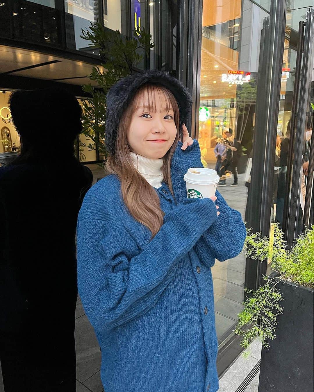 平山真衣のインスタグラム：「ホットの季節が来た！☕️ 全身GUコーデです︎︎☺︎     #ootd#ootdfashion#GU#GUコーデ#ジーユー#GU購入品#秋冬#秋冬コーデ#秋冬ファッション #カーディガンコーデ #タートルネック #プチプラコーデ#バケットハット#着回しコーデ#高身長コーデ #大人カジュアル#カジュアルコーデ#シンプルコーデ #NMB48」