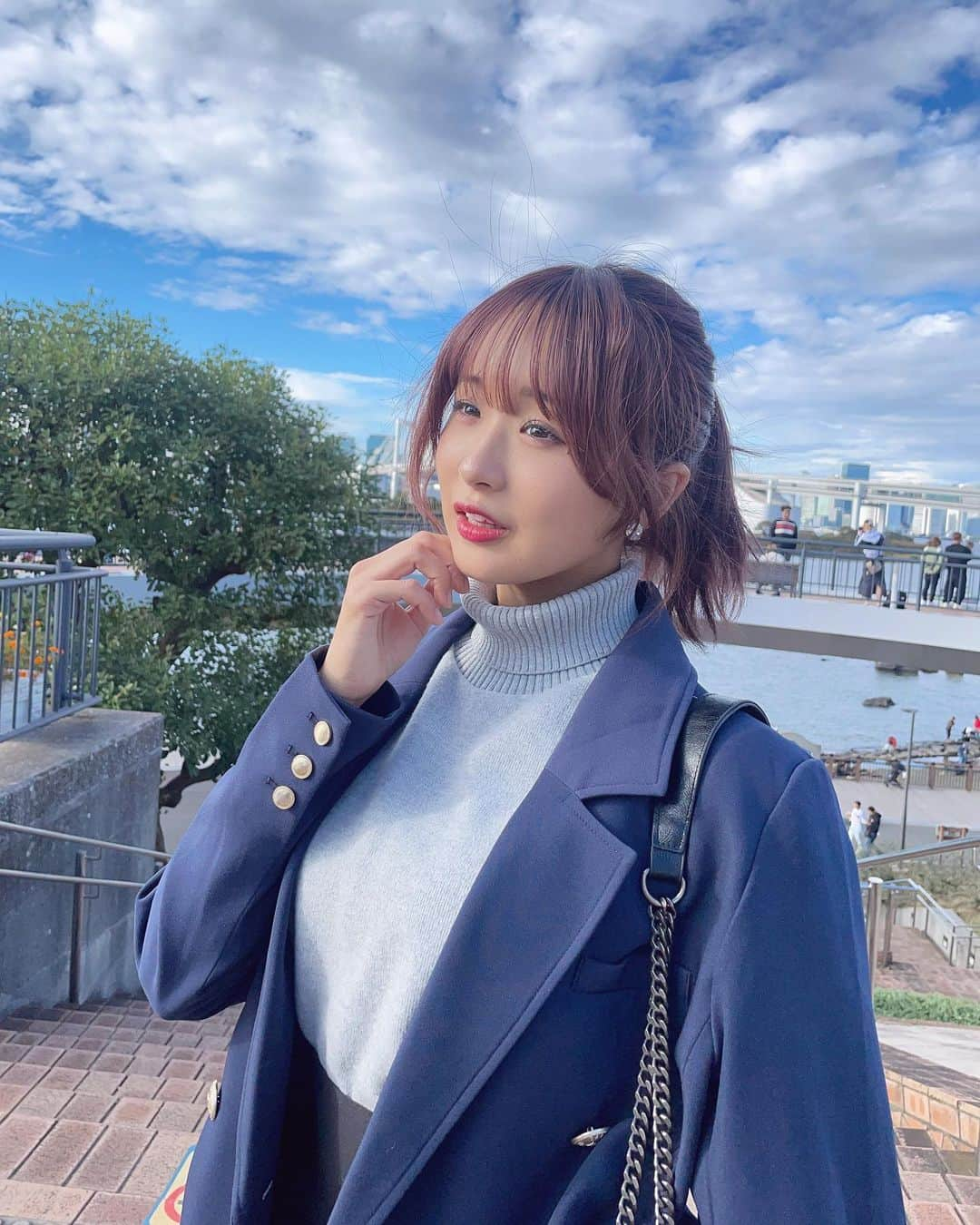 岩間妃南子さんのインスタグラム写真 - (岩間妃南子Instagram)「・ ・ jacket/ @darich_official  knit・bag/ @zara  skirt/ @violettaofficial_jp  ・ もうジャケット着れる季節終わってしまう😢 秋ってなんでこんなに短いの？？？ みんなから好かれてるのにもったいない！ ・ ・ ・ #ジャケットコーデ #ジャケットスタイル #ダーリッチ #darich #zara #violetta」11月13日 21時03分 - hinako.1116