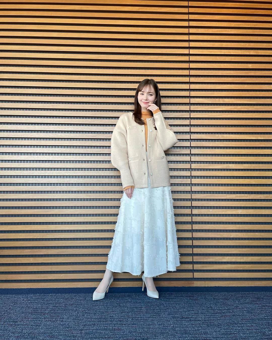マーシュ彩さんのインスタグラム写真 - (マーシュ彩Instagram)「ついこの間まで半袖でも大丈夫だったのに、、急に寒くなったんで服装難しいですよね🥲 体調には気をつけてくださいね！ #zip衣装」11月13日 21時04分 - ayamarshofficial