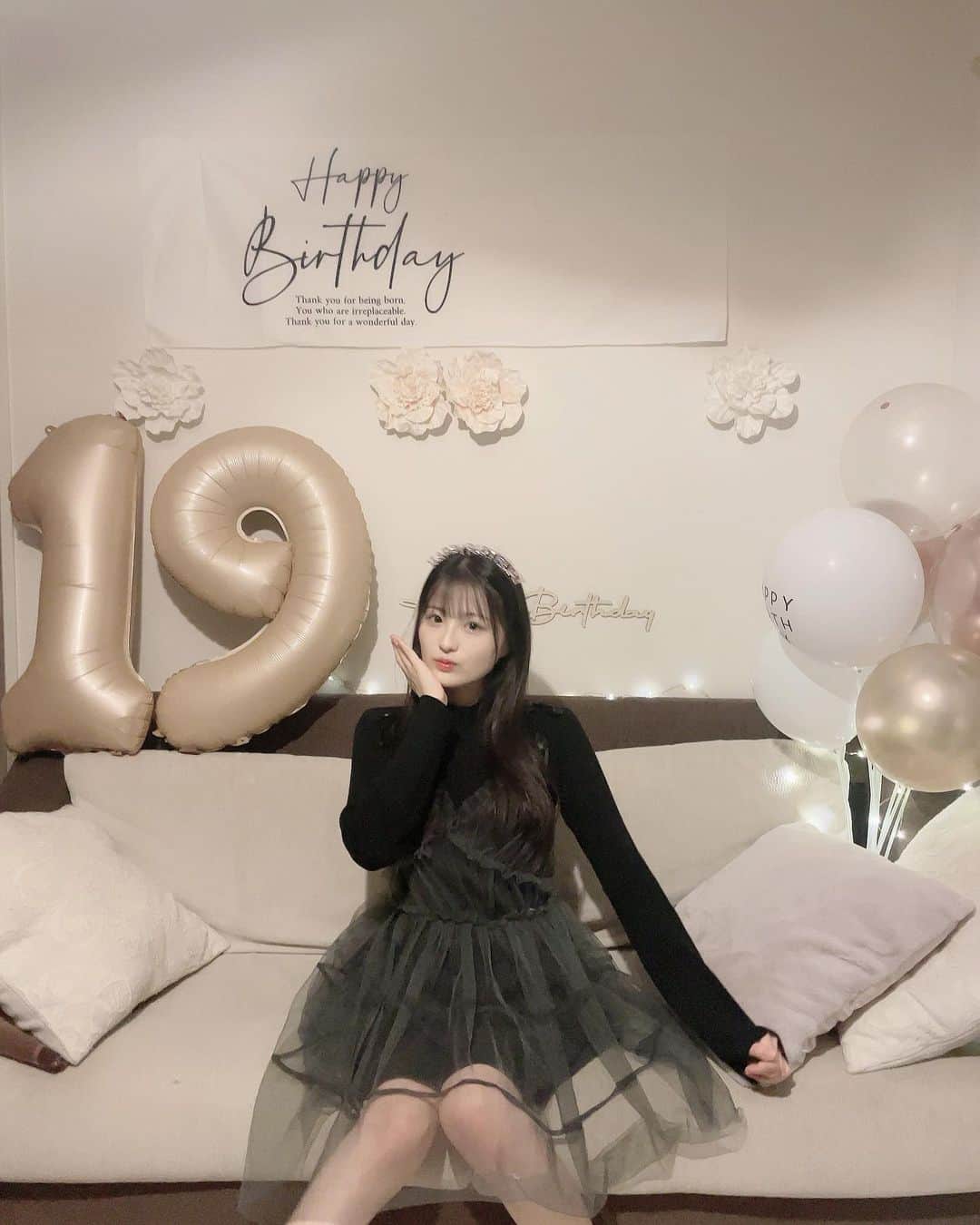 宇田川ももかのインスタグラム：「本日で19歳になりました〜！😳 あっという間にラストティーン。。 19歳も私らしく夢に向かって頑張ります！！ ・ ・ #宇田川ももか」