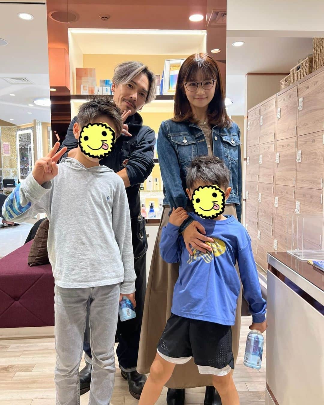 小倉優子のインスタグラム：「少し前に 子ども達のカットと私のカラーを #air池袋  でお願いしました☺️✨  一緒にささっとしてくださるので、助かります🌟  子ども達はカッコよくワックスをつけていただき 喜んでいました💓  中村さん ありがとうございました✨✨」