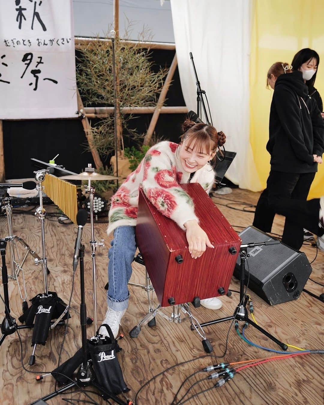 RINA（鈴木理菜）のインスタグラム：「アコースティック楽しかった。イヤモニなしで生の音、みんなの声が聴けたのもすごい嬉しかったな♡」
