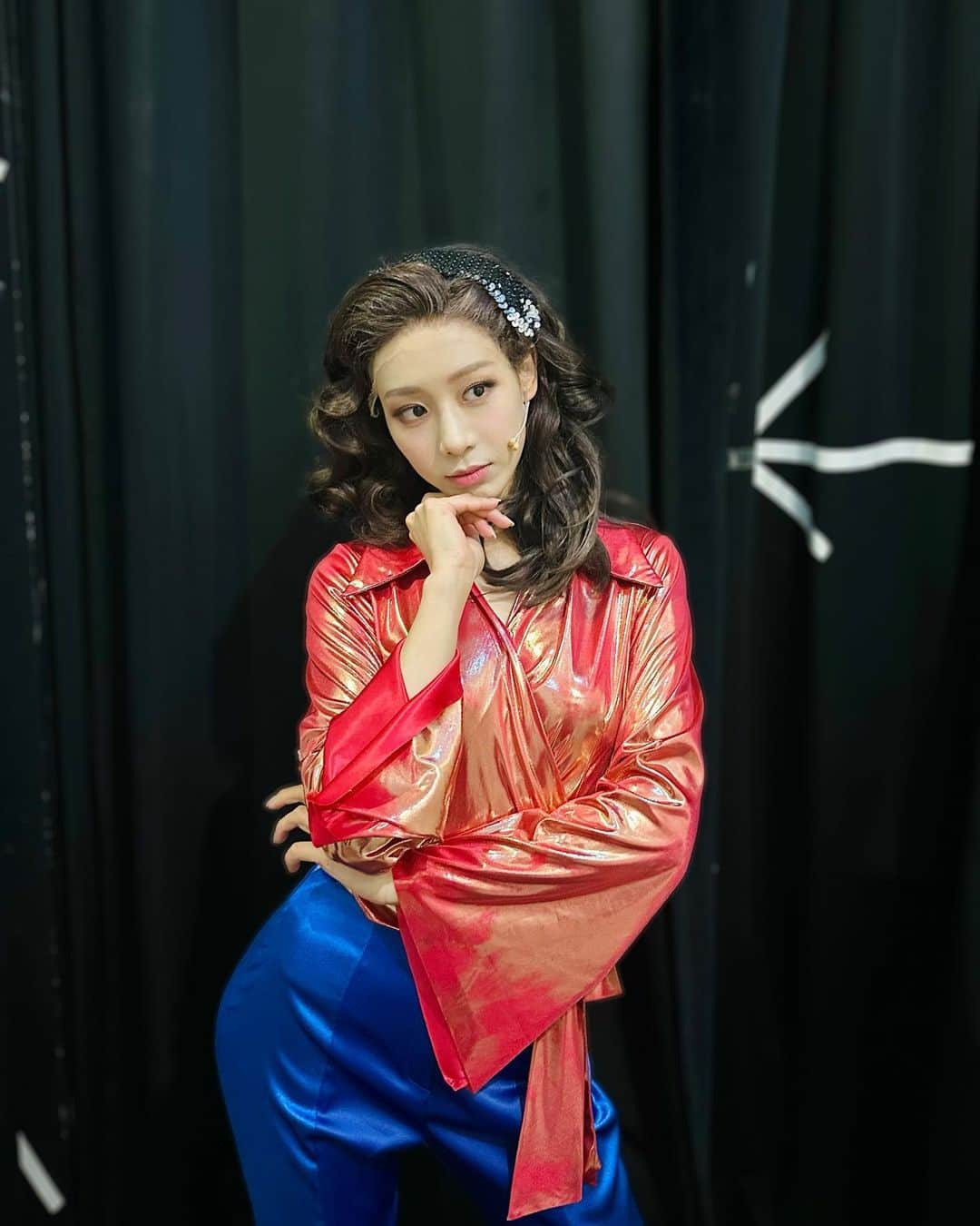 ユジのインスタグラム：「시스터6도 이제 끝! 그동안 감사했습니다🖤 #뮤지컬시스터즈막공」