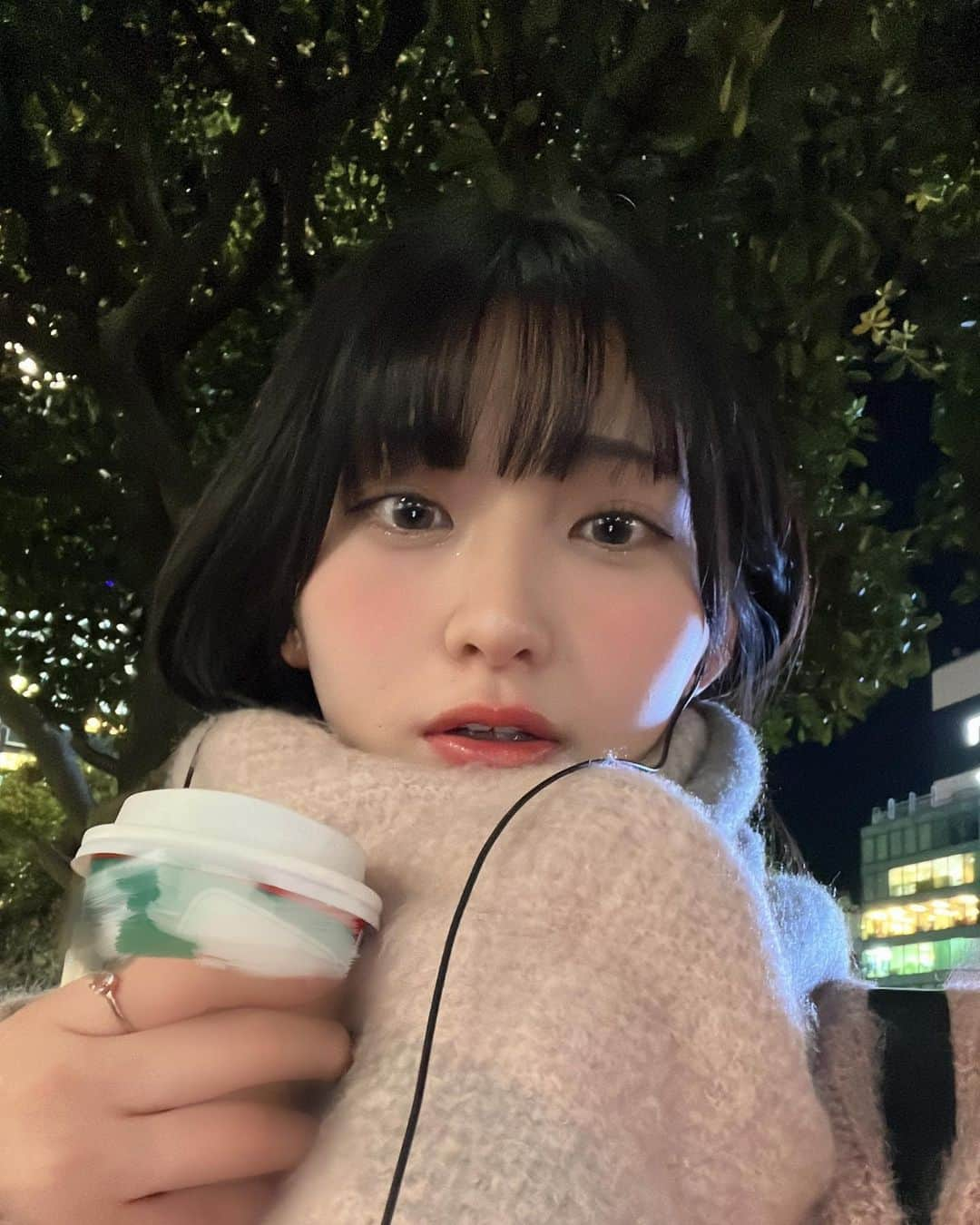 桜ひなのさんのインスタグラム写真 - (桜ひなのInstagram)「冬だね❄️ ⁡ ⁡ ⁡  #kawaii  #cute  #lovely  #冬  #マフラー」11月13日 21時12分 - hinano_sakura_official