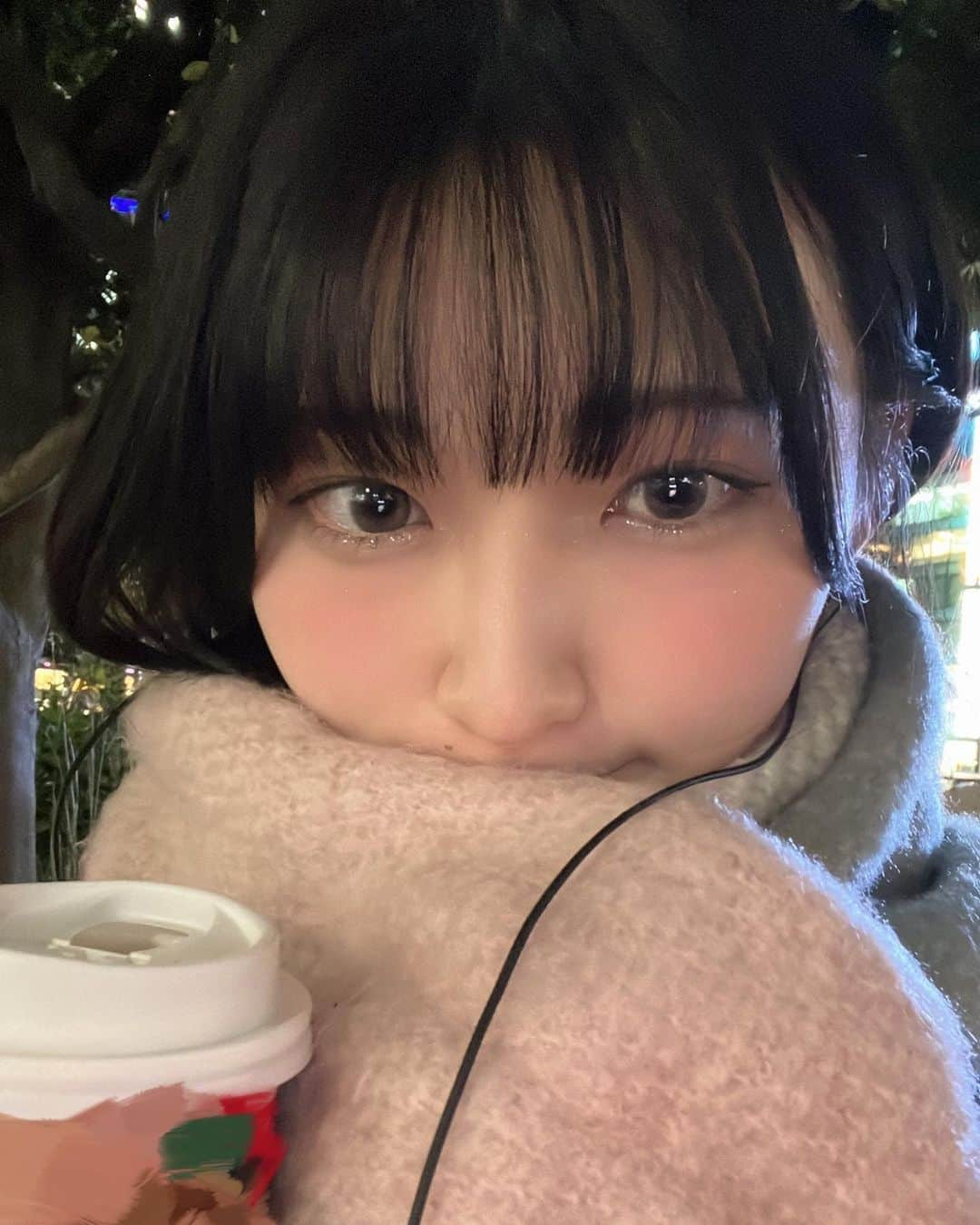 桜ひなのさんのインスタグラム写真 - (桜ひなのInstagram)「冬だね❄️ ⁡ ⁡ ⁡  #kawaii  #cute  #lovely  #冬  #マフラー」11月13日 21時12分 - hinano_sakura_official