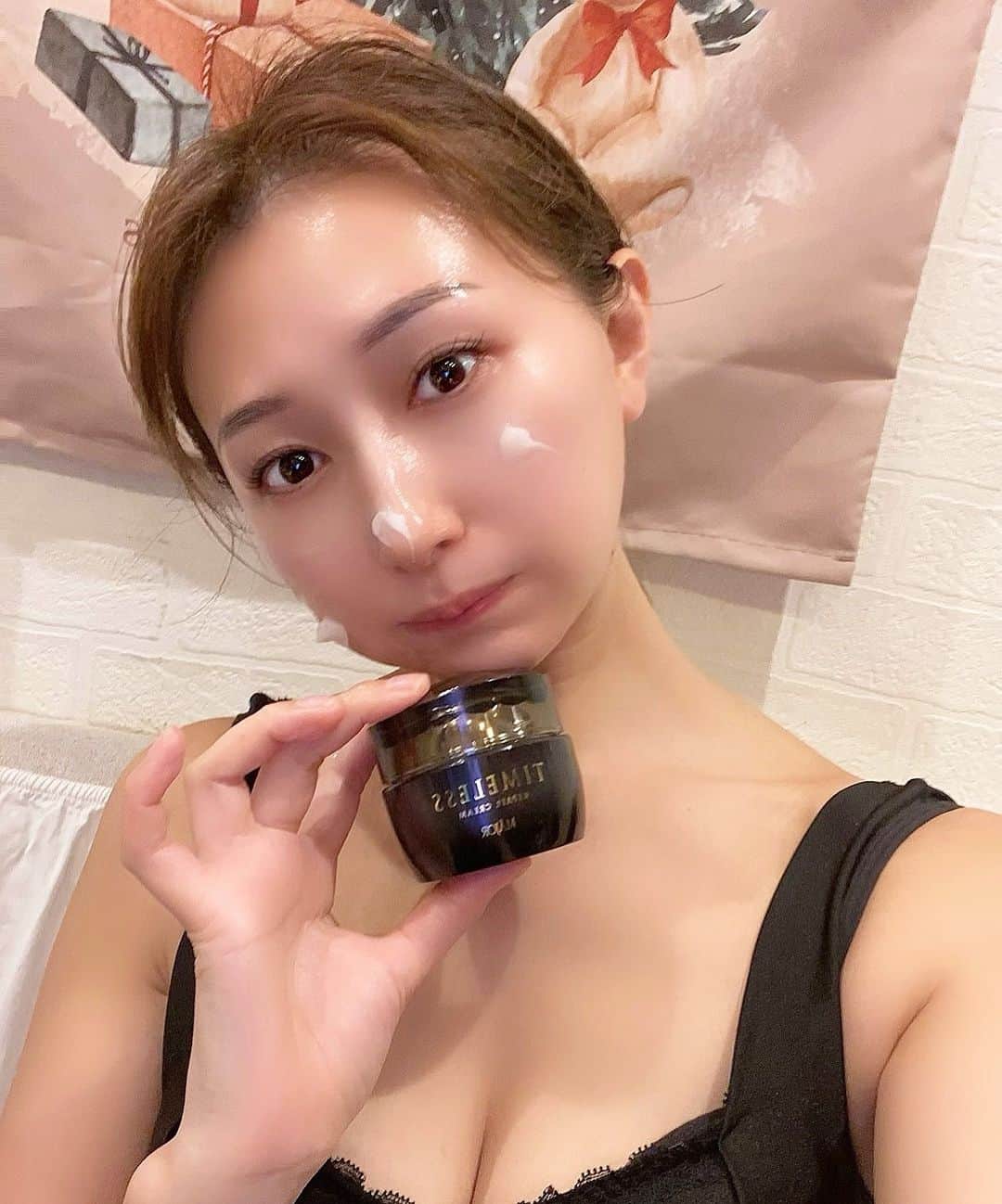 青木まりなのインスタグラム：「💆🏻‍♀️💆🏻‍♀️💆🏻‍♀️ 　 身体の疲れを癒しに @belchic_salon へ🌿  おかげで今週も頑張れそう〜♡  マジョールのタイムレス リペアクリームも 使い始めてお肌の調子がいい感じ🌝 　 明日もがんばろ〜♡ おやすみ🌙 　 　  　 　  　 　 　 　 　 　　　  　 　 　 　  　 　 . . .  #RIZIN #RIZINガール #RIZINガール2022 #ラウンドガール #ringgirl #キックボクシング #kickboxing #キックボクシング女子 #筋トレ女子 #筋トレ #トレーニング #ダイエット #training #diet #グラビア #グラビアアイドル #グラドル #ビジョビ #bijobi #gravure #guravureidol」
