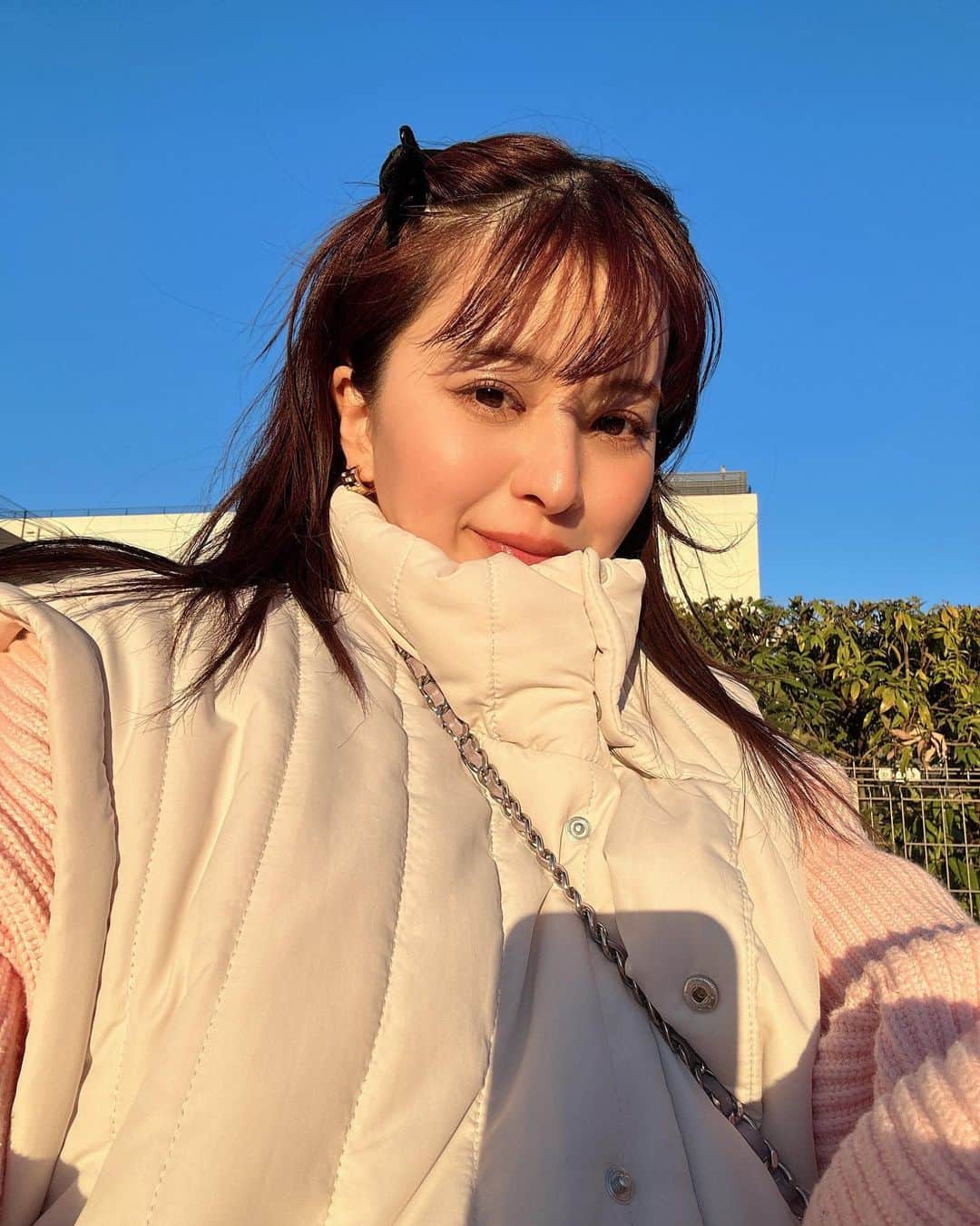 田中優衣さんのインスタグラム写真 - (田中優衣Instagram)「アウターなんて考えられないって思ってたのに 急に寒くなってアウター着れましたわ🙌♡  今日はキラキラメイク✨に お気に入りピアスをつけて。 最近リルのピアス毎日違うのつけてる〜♡」11月13日 21時13分 - heisei_8nen