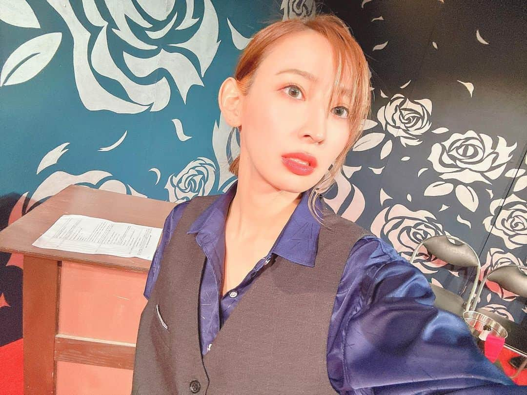 井坂仁美さんのインスタグラム写真 - (井坂仁美Instagram)「🤍  ビタシュガナイ合同イベント🍾🥂✨」11月13日 21時20分 - hitomi_ankh