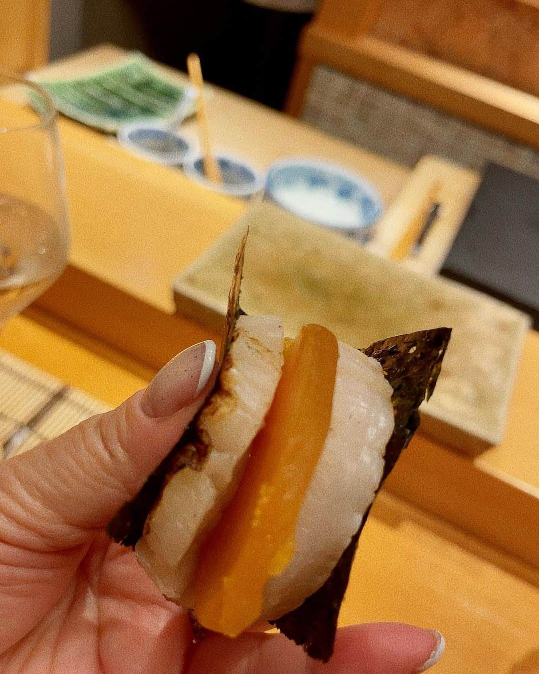 NAOMIさんのインスタグラム写真 - (NAOMIInstagram)「今夜は あやか，パパのお誕生日お鮨Dinnerでした🍣  久々の"銀座あらた"さんへ。  家族のようなメンバーでお祝いして、楽しくかしましい時間でした😁  あやか，お誕生日おめでとう& 皆，いつもありがとうございます♡ パパは幸せ者，だから身体には充分過ぎるほど気を付けてくださいませ。  皆，大好き💋  @ginza.arata  @ayaka_ter  @yuricat95  @sayaka_ter  @litz_jp  @mayumikawamura_」11月13日 21時35分 - naominakano703