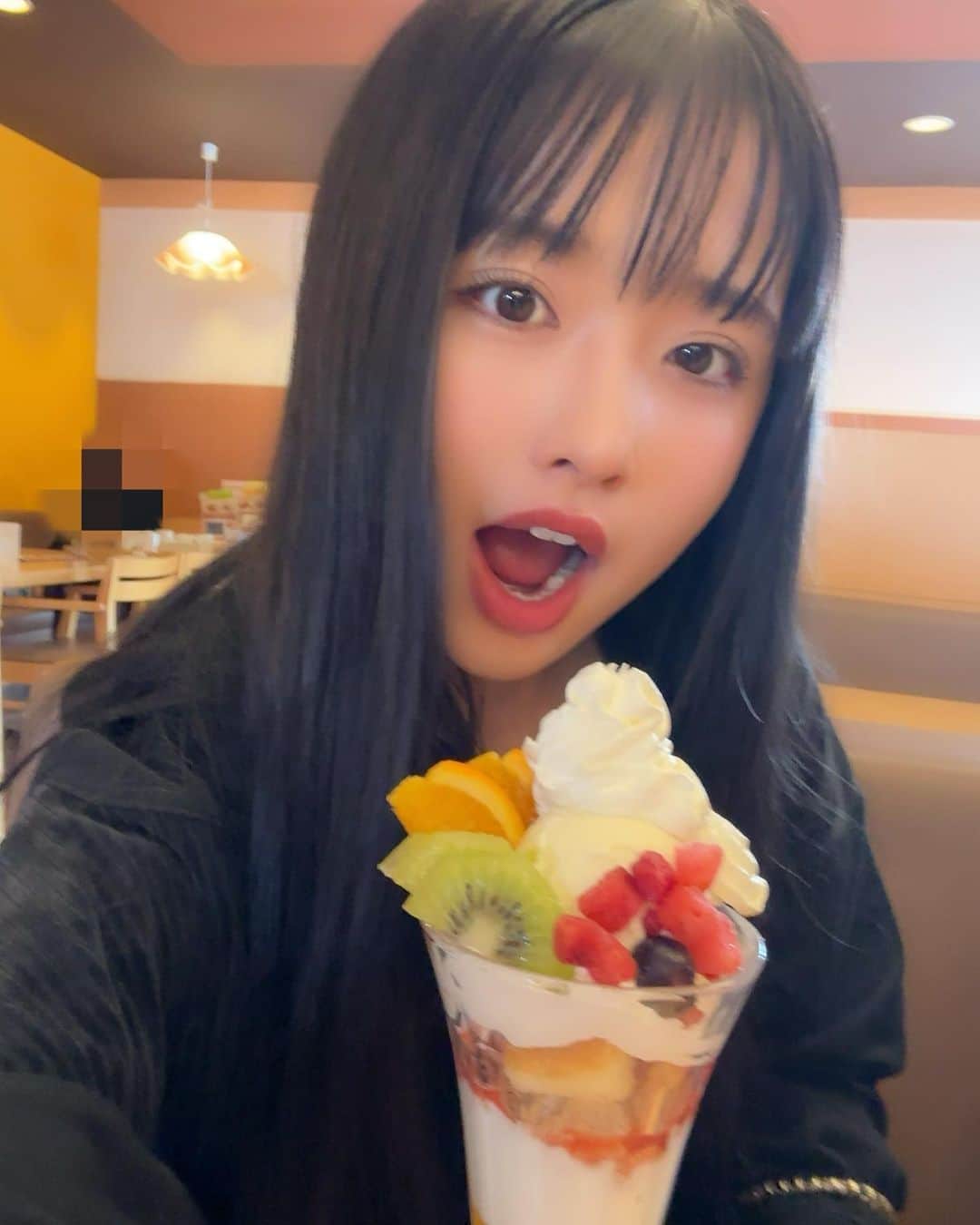 りりのインスタグラム：「食べ物の時いつも口空いてない？😁😁😁🫶  #jmix #ジェイミックス #model #モデル #jk2 #sjk #大分 #りり」