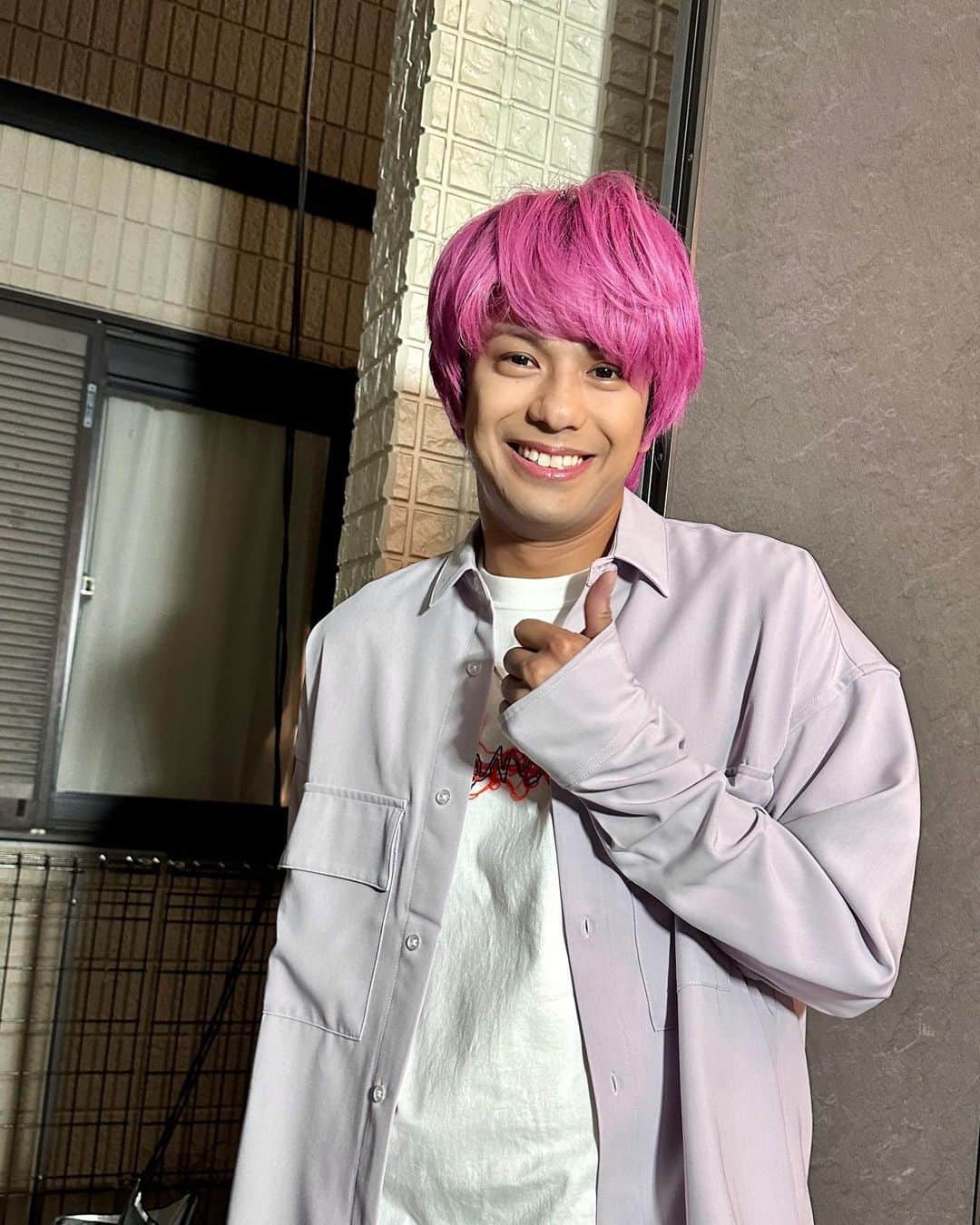 のインスタグラム：「. |◤#BFオフショット 📸◢|  パクなりすまし後の優磨👍 葵の想いを聞き、思うことがあり…  #TVer 1〜3･最新話見逃し配信中📺 プロフィールのURLから、お楽しみください💖  #森崎ウィン #ブラックファミリア #第7話11月16日木曜よる11時59分」
