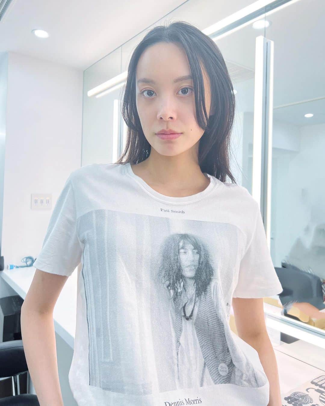 イーランのインスタグラム：「Faves😎 #dennismorris の#pattismith T-shirt  #マンダロリアン　 #大巻伸嗣  #buffalo66  #yolatengo」