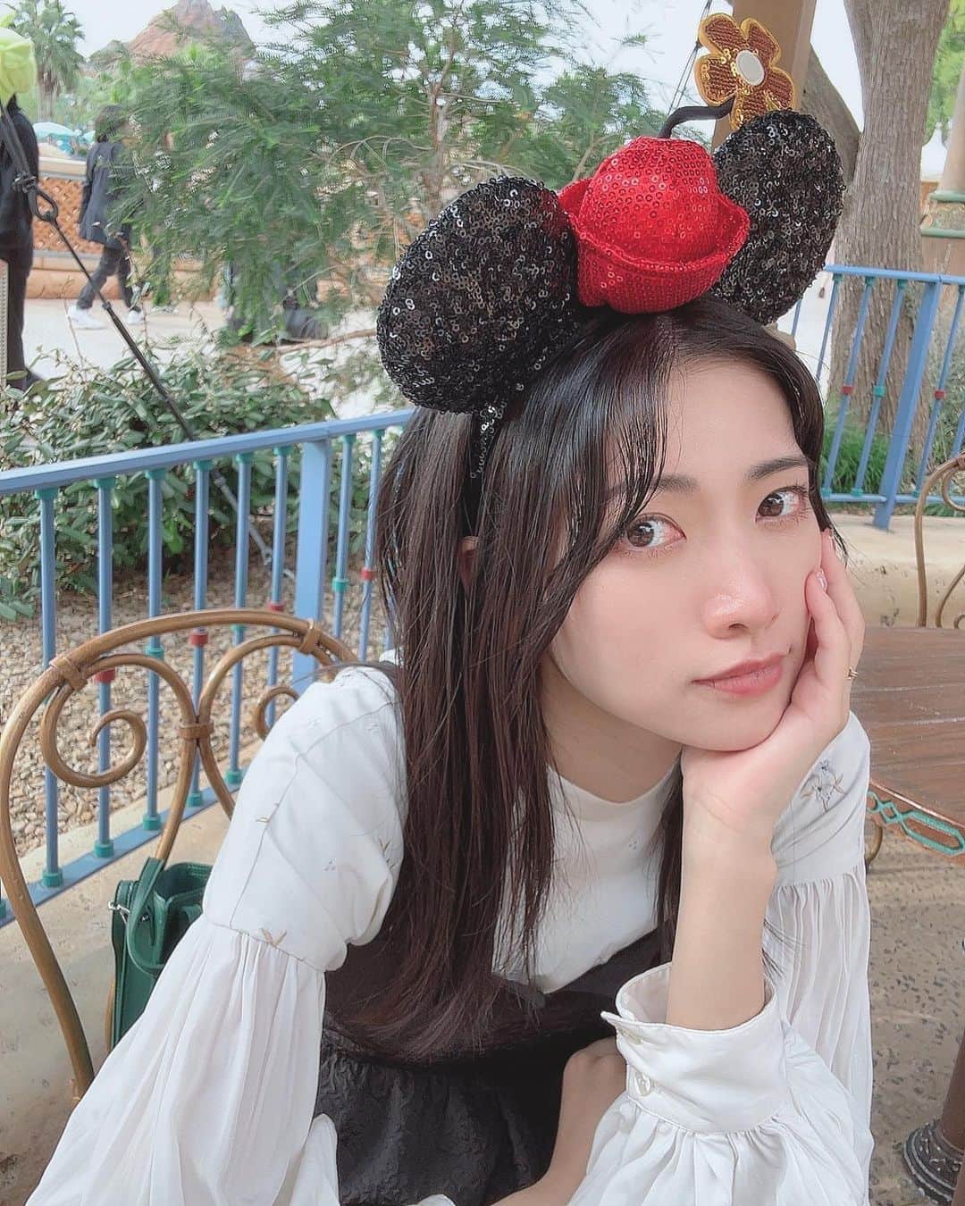 小林亜実さんのインスタグラム写真 - (小林亜実Instagram)「. 時差投稿だけど10月の写真🤍 . . . . #disney #disneysea #disneyresort」11月13日 21時47分 - koami112