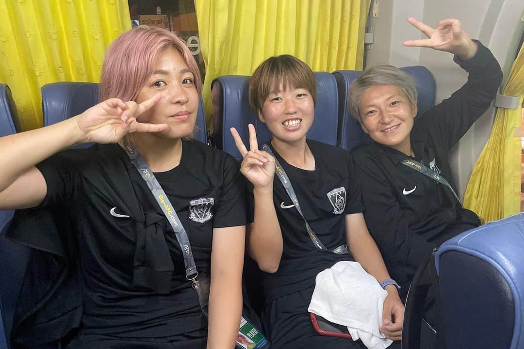 池田咲紀子さんのインスタグラム写真 - (池田咲紀子Instagram)「AFC Women's Club Championship 2023 🏆⚽️  グループAでの3試合をタイ🇹🇭で戦ってきました！！！  いろんな学びがあったと感じた遠征。  3試合勝ち切ったこと、コミュニケーション、組み合わせ、拘り、技術、強い思い、メンバー選考、大量得点、無失点、課題、涙、成果、感謝、連戦、チームワーク、環境、、、、、(まだまだあるけど  本当に学ぶことの多い２週間だったし、 私自身はもちろんチーム全員にとって大切な時間だったと思う。  帰ってからも休むことなく試合ができることに幸せを感じながら、 勝ちにこだわってまた取り組んでいきます！！！  現地、YouTube、SNSなどを気にして応援してくださった 多くのレッズレディースファミリーの皆さん、 本当にありがとうございました！  まだACLは決勝が残っています！ リーグ戦も皇后杯もこれからです！！！  今シーズンも共に戦いましょう！！！！！！！！！ よろしくお願いします。  #三菱重工浦和レッズレディース  #ACL #asiachampionships  #池田咲紀子」11月13日 21時53分 - sakiko_ikeda_21