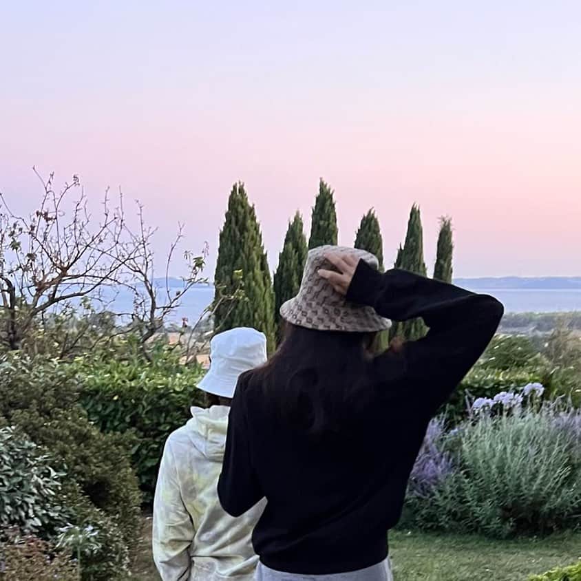 コルトモルテドのインスタグラム：「Step into Corto's world ~ and discover the rare.  Handcrafted treasures & stories from his  escapades near and far. It’s a  vibe over here in the multiverse of taste, touch, scent, sound, and vision. 🌐😎 for more than a caption of info head to corto.com   #Cortocurated #cortoadventures #cortotreasures」