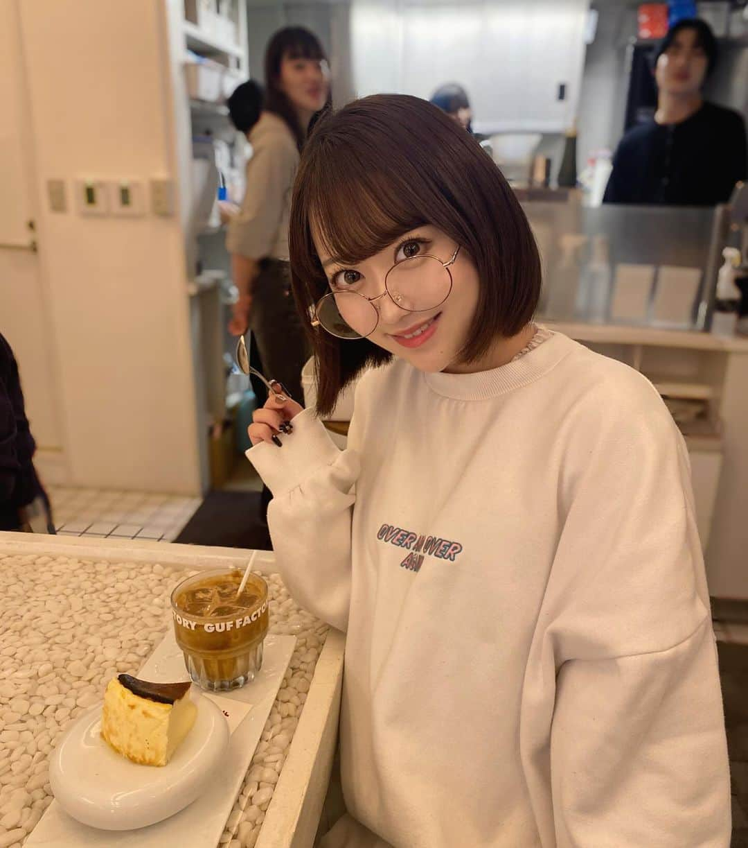 MI-MIさんのインスタグラム写真 - (MI-MIInstagram)「GUF TOKYO🥤 @guf.tokyo   たまにはどうかな？👓  住所📍 新宿区大久保1-16-19 2階  #guf #guftokyo #新大久保 #新大久保カフェ #新大久保カフェ巡り #新大久保グルメ #新大久保スイーツ #新宿 #新宿カフェ #新宿カフェ巡り #伊達メガネ #メガネ女子」11月13日 21時57分 - mii__mi.chan