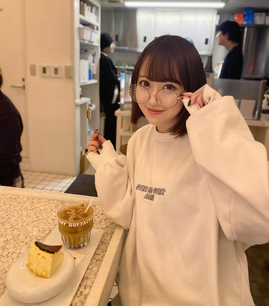 MI-MIさんのインスタグラム写真 - (MI-MIInstagram)「GUF TOKYO🥤 @guf.tokyo   たまにはどうかな？👓  住所📍 新宿区大久保1-16-19 2階  #guf #guftokyo #新大久保 #新大久保カフェ #新大久保カフェ巡り #新大久保グルメ #新大久保スイーツ #新宿 #新宿カフェ #新宿カフェ巡り #伊達メガネ #メガネ女子」11月13日 21時57分 - mii__mi.chan