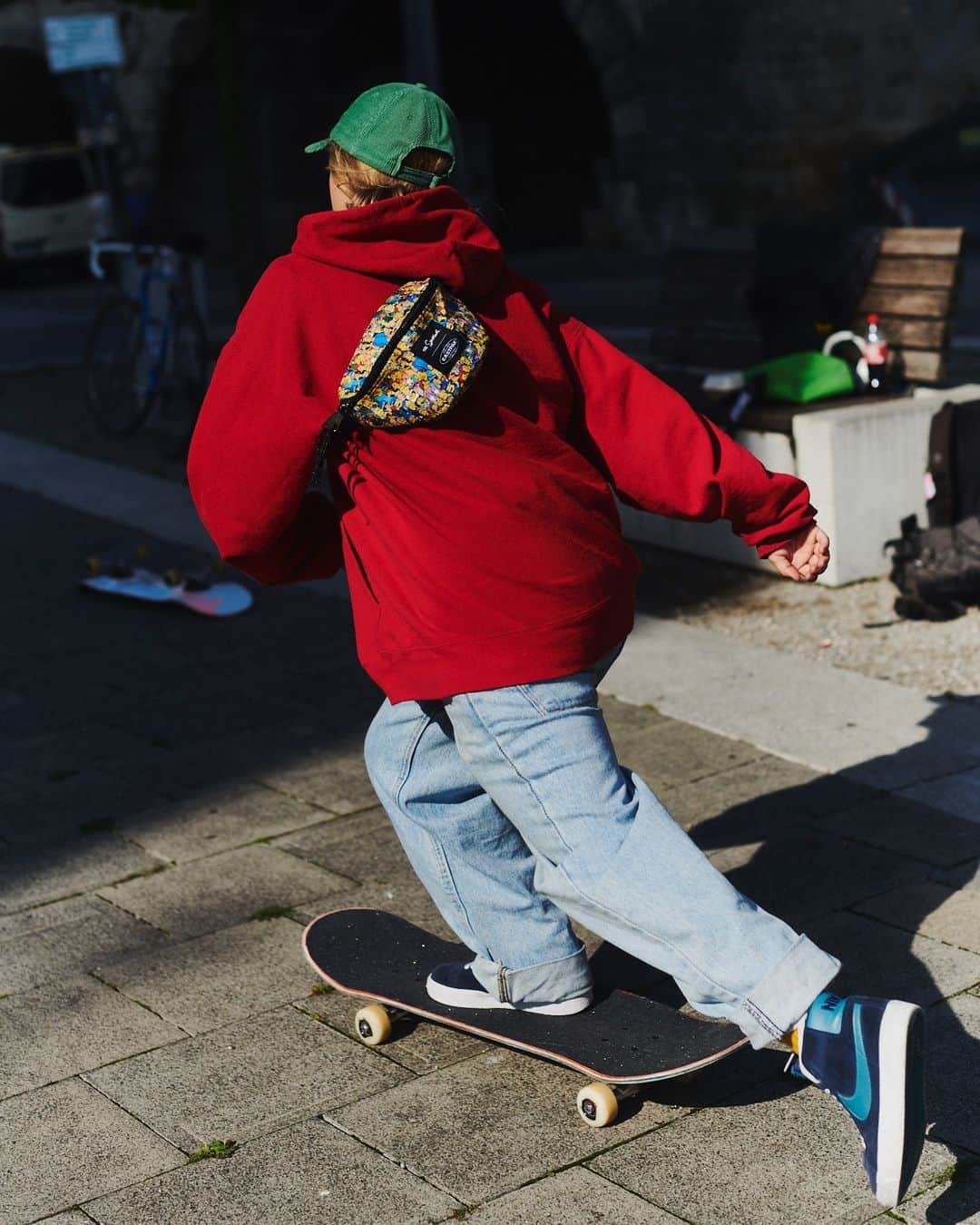 イーストパックのインスタグラム：「The Simpsons x Eastpak Springer is your best partner for skateboarding. Pic taken at @girlsrule_project .  #builttoresist」