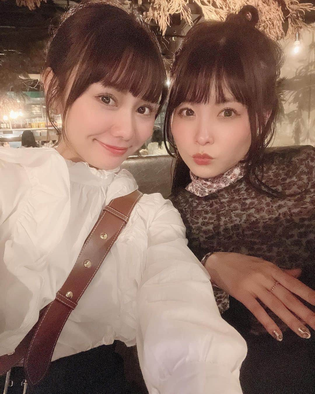 松本慈子さんのインスタグラム写真 - (松本慈子Instagram)「* 名古屋のお姉ちゃんがお誕生日と10周年お祝いしてくれました😭嬉しすぎるサプライズ！！！ ご飯もとってもおいしかった〜🤤🥩🍷 奈々さん、ありがとうございます💖」11月13日 22時09分 - chikako_1119