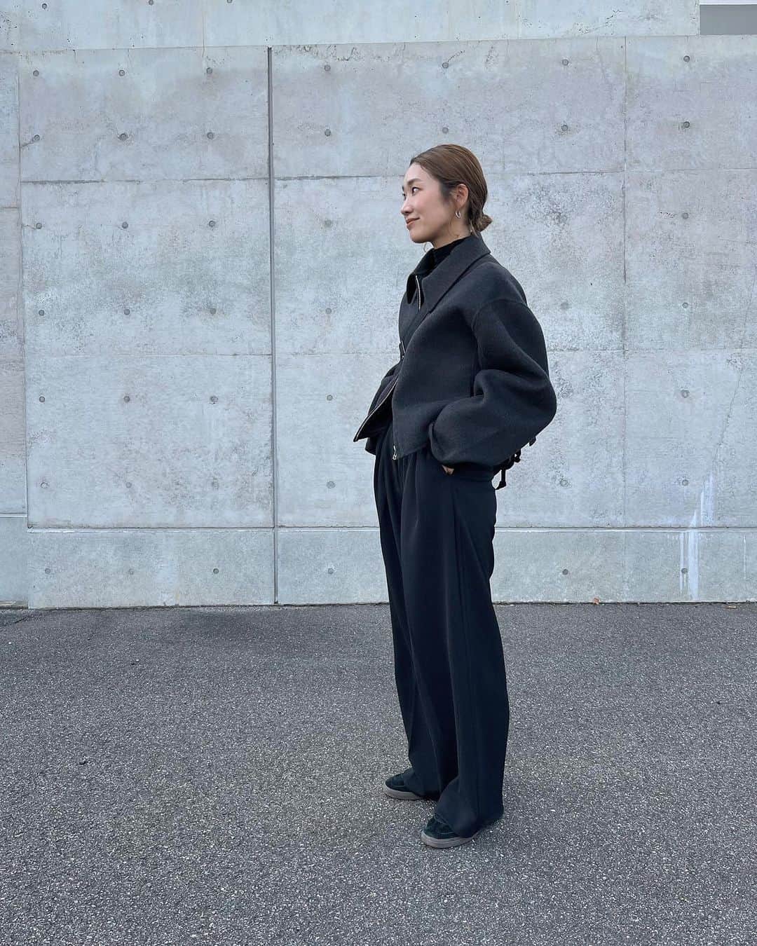 yan___5のインスタグラム：「急に寒くなった༄ 🍂 買ってたアウターがやっと着れたけど これでも寒かった！ 娘カメラマン📸👧🏻♡ 服 #todayful」