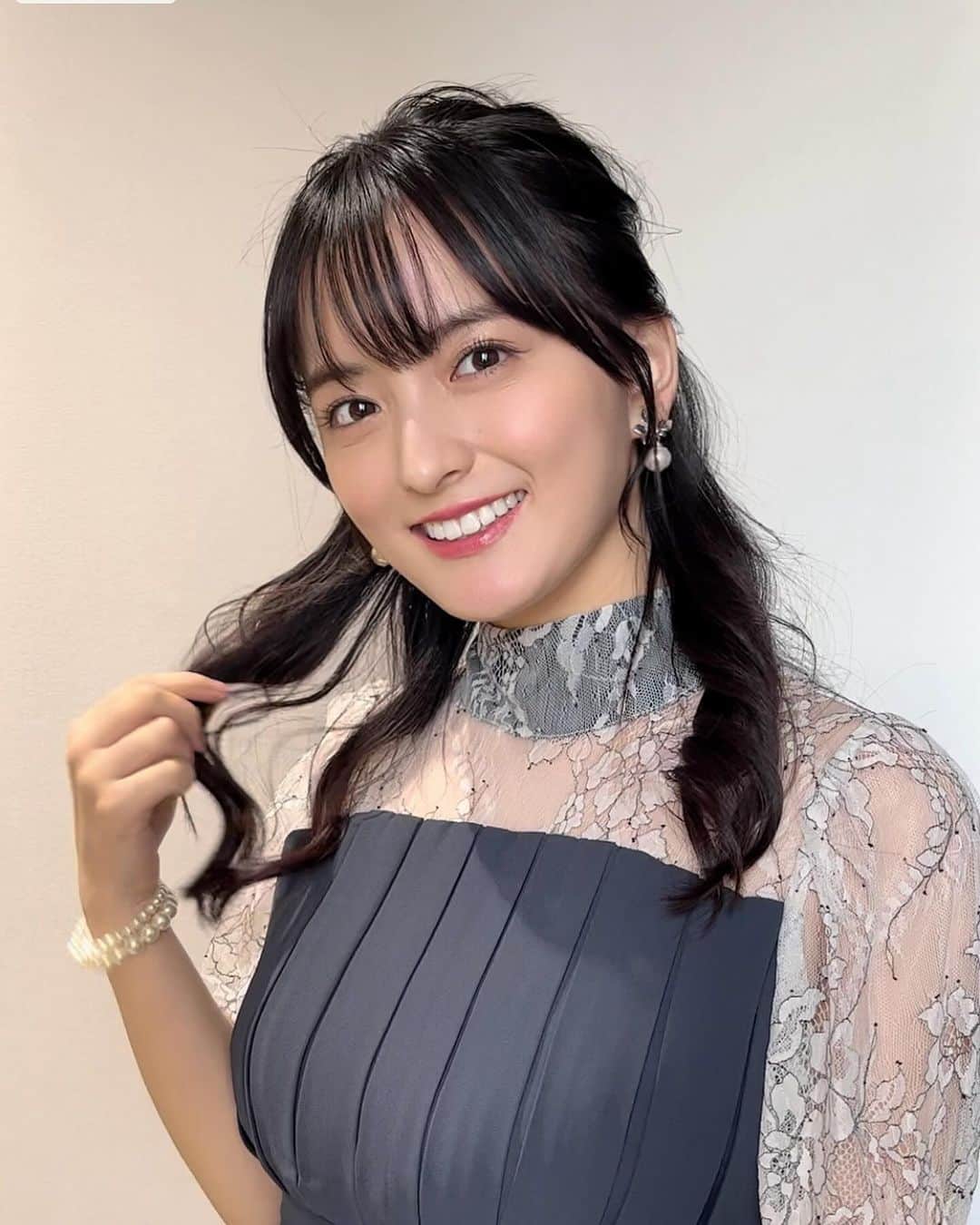 清井咲希さんのインスタグラム写真 - (清井咲希Instagram)「. お知らせ⭐️  本日制作発表が行われました、 映画「eスポーーーーツリアルタイムバトル将棋EDITION」で 赤井英和さんとW主演を 務めさせていただくことになりました✨  出身である大阪を舞台にした ハートフルストーリー！ 国籍、世代問わず 誰もが楽しめるエンターテイメント作品です。  公開は来年予定、 皆様ぜひ楽しみに待っていてください😊💗  #映画#リアルタイムバトル将棋#eスポーツ #さきてぃ　#清井咲希」11月13日 22時11分 - kiyoisaki_official