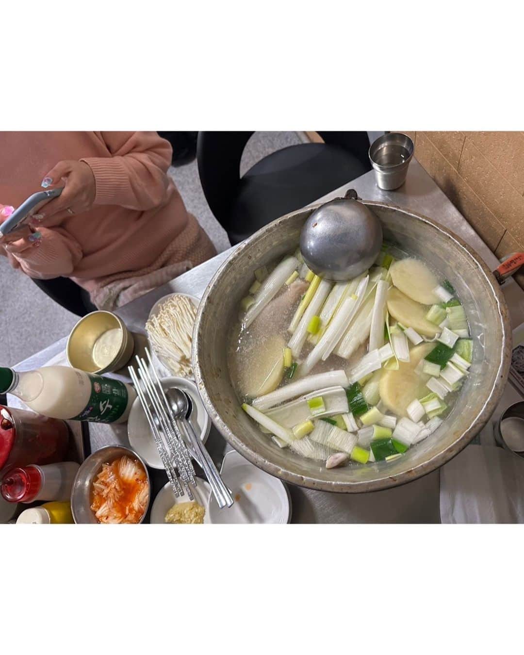高里絵理奈さんのインスタグラム写真 - (高里絵理奈Instagram)「.   親友たちと韓国旅行✈︎ たくさん食べて飲んで幸せ時間でした🇰🇷🤍 一部をシェアします🫰 　 帰国したら東京も寒くてびっくり！！ 風邪引かないように気をつけましょう〜⛄️ 　 　 #韓国旅行 #韓国グルメ」11月13日 22時11分 - erina__takazato